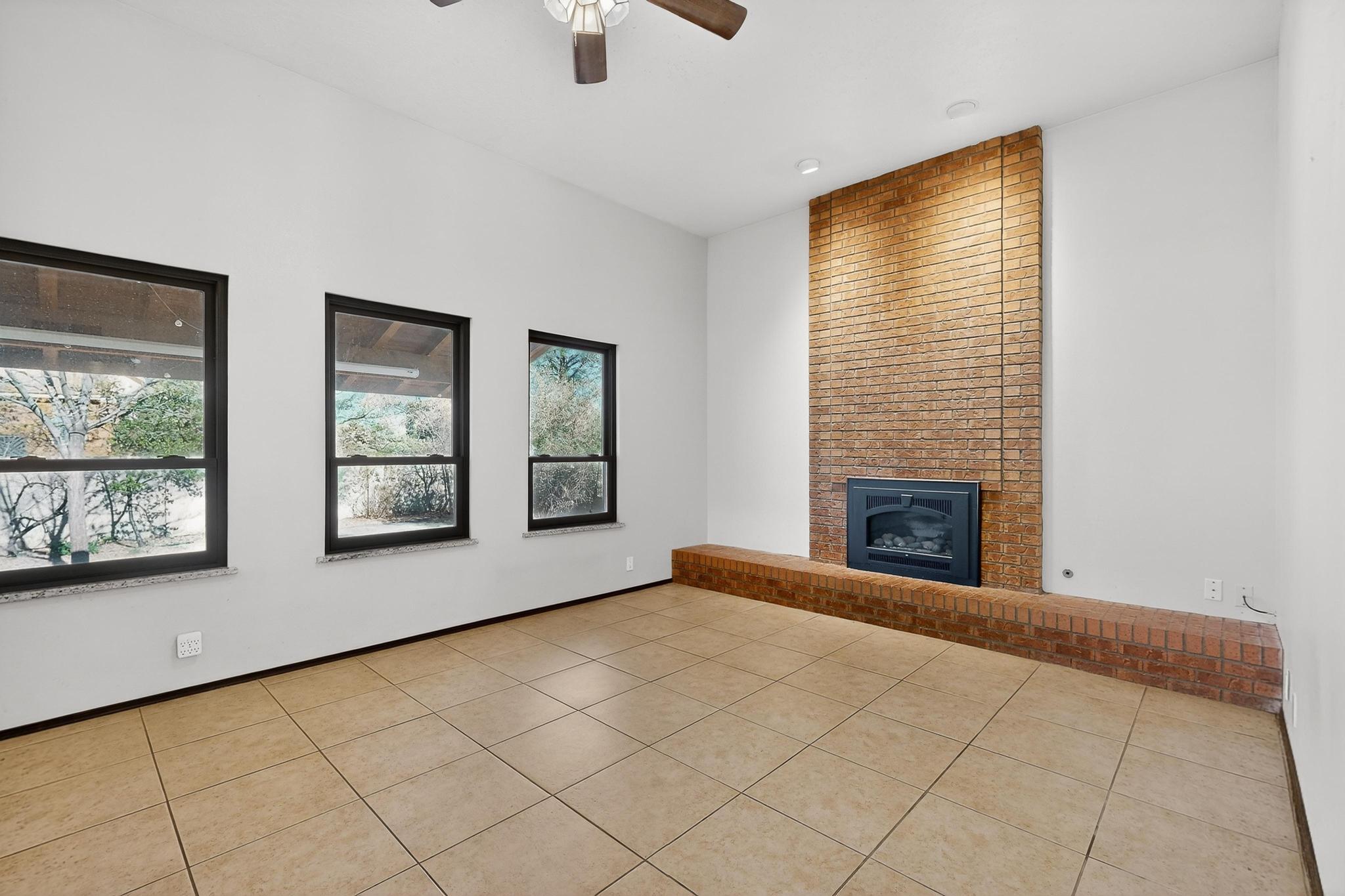 5401 Camino Sandia NE