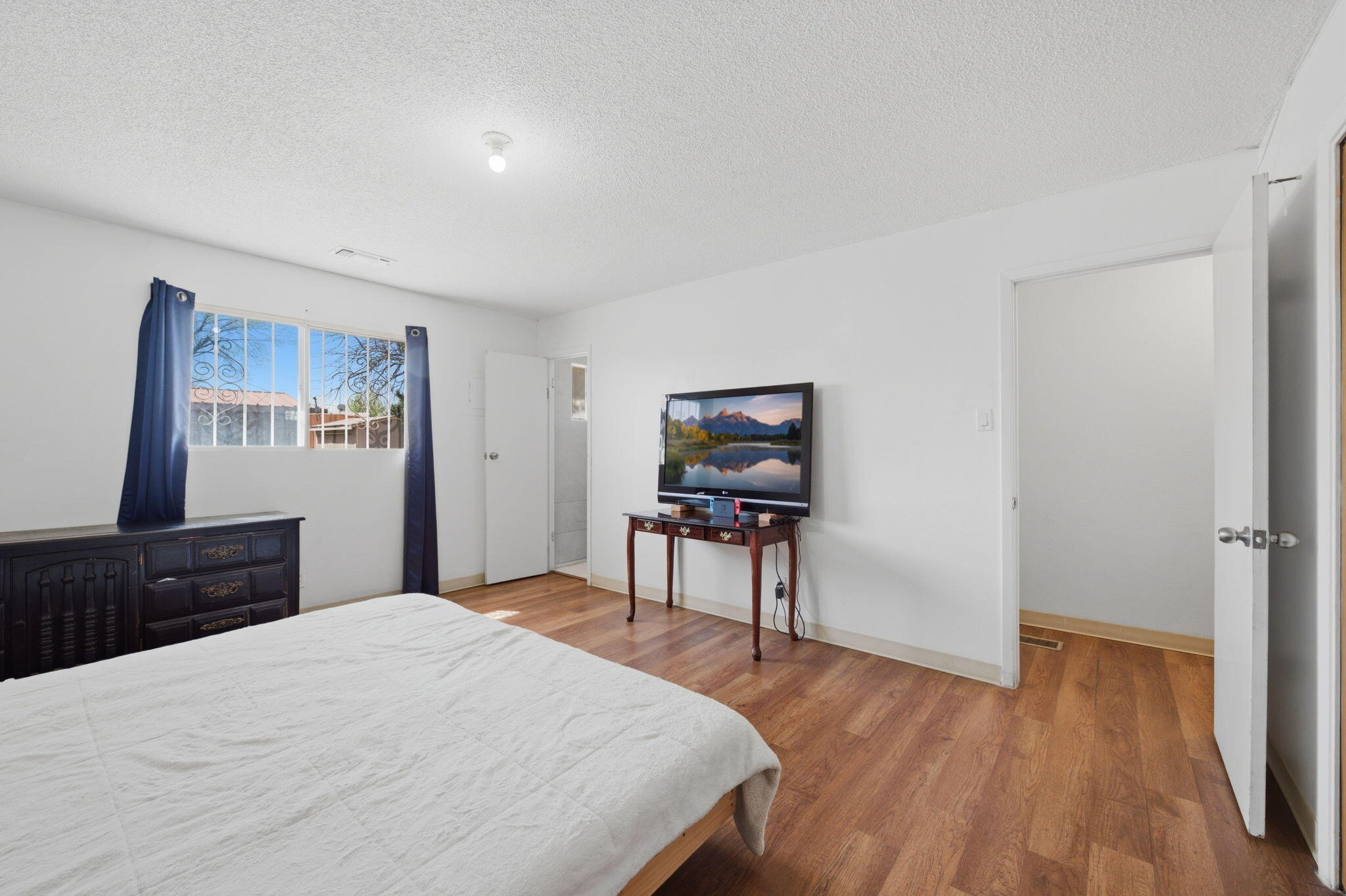 2716 Apple Valley Avenue SW