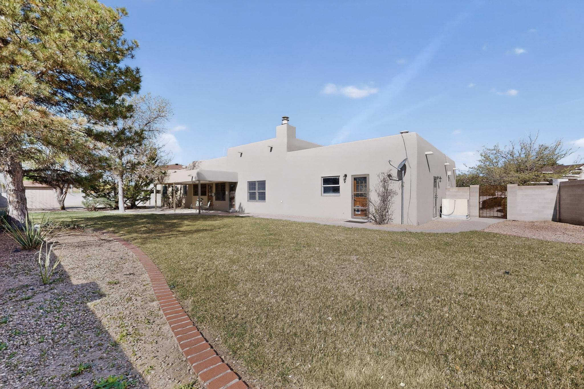 734 Fairway Loop SE
