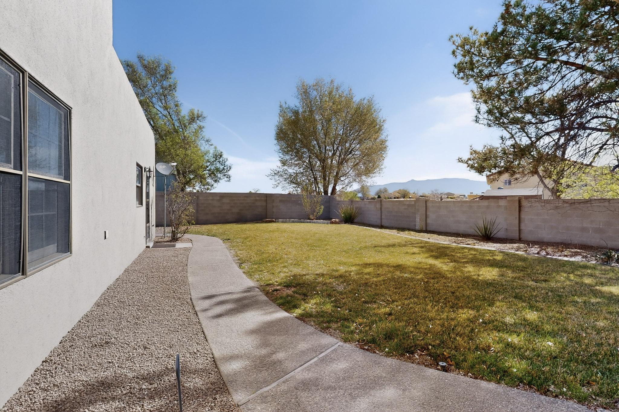 734 Fairway Loop SE