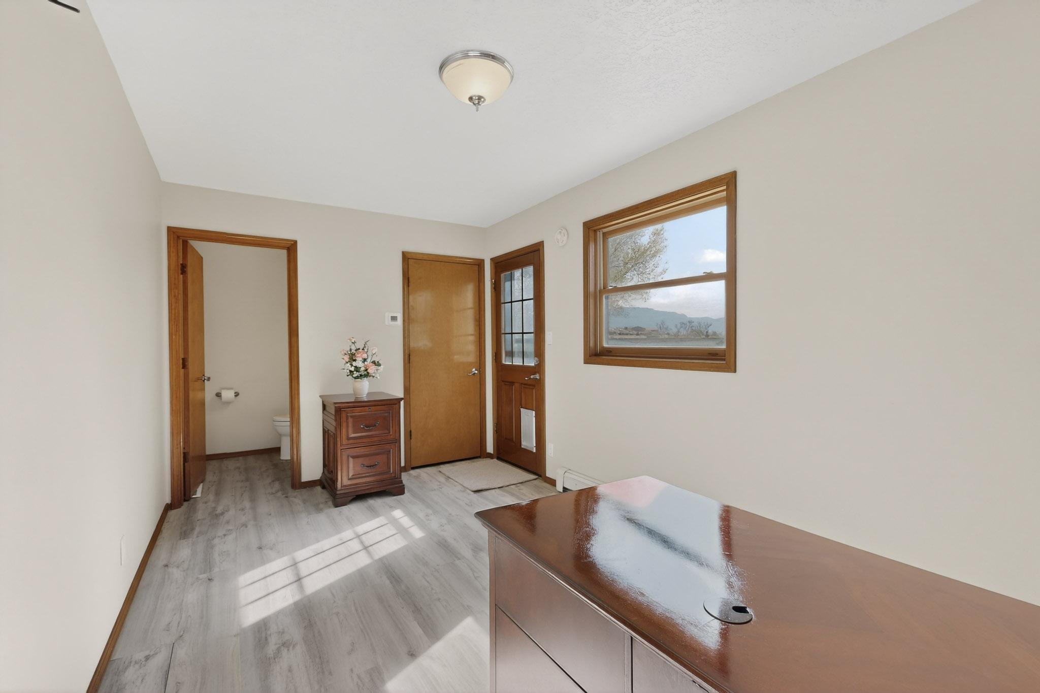 734 Fairway Loop SE