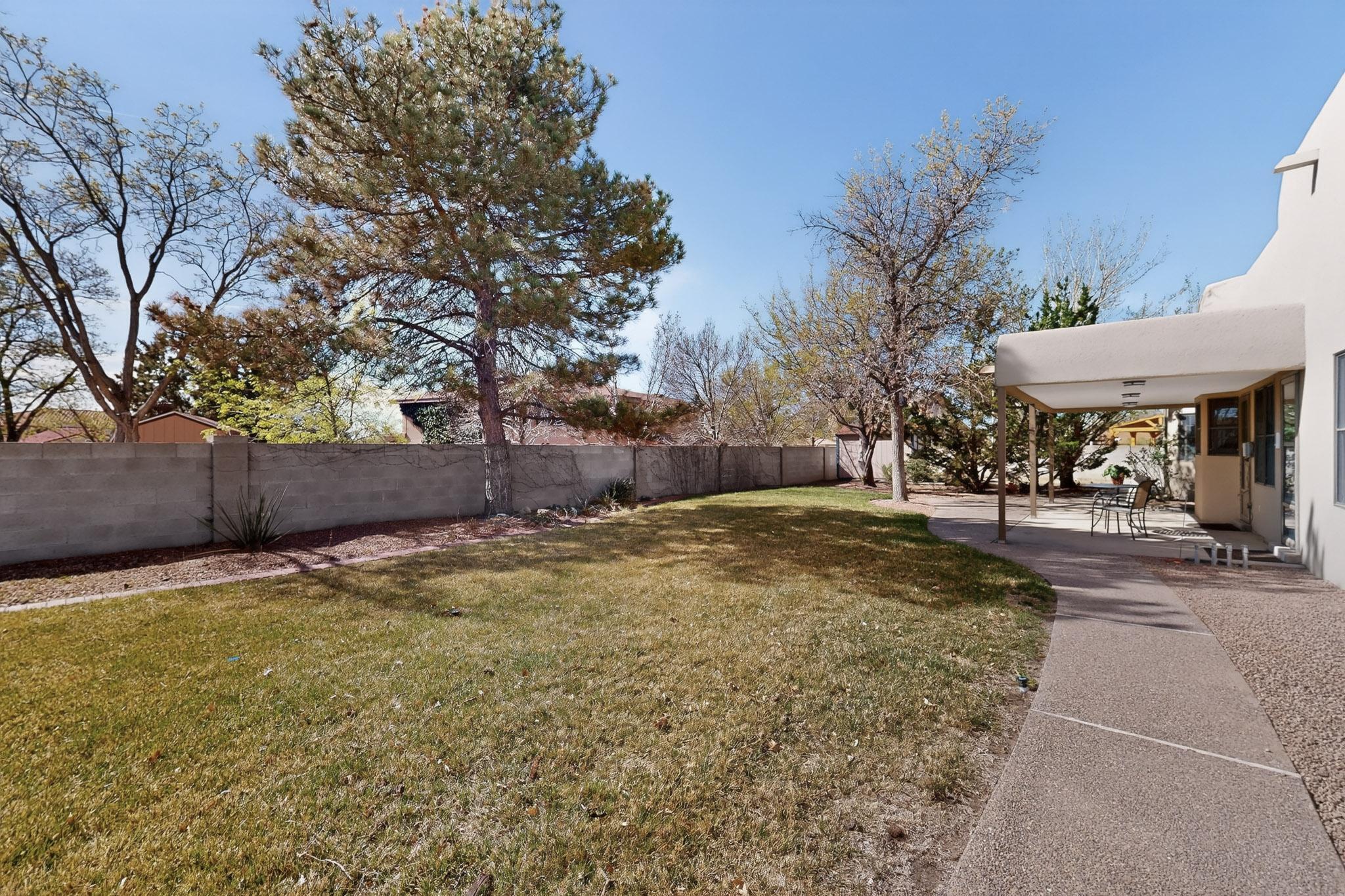 734 Fairway Loop SE