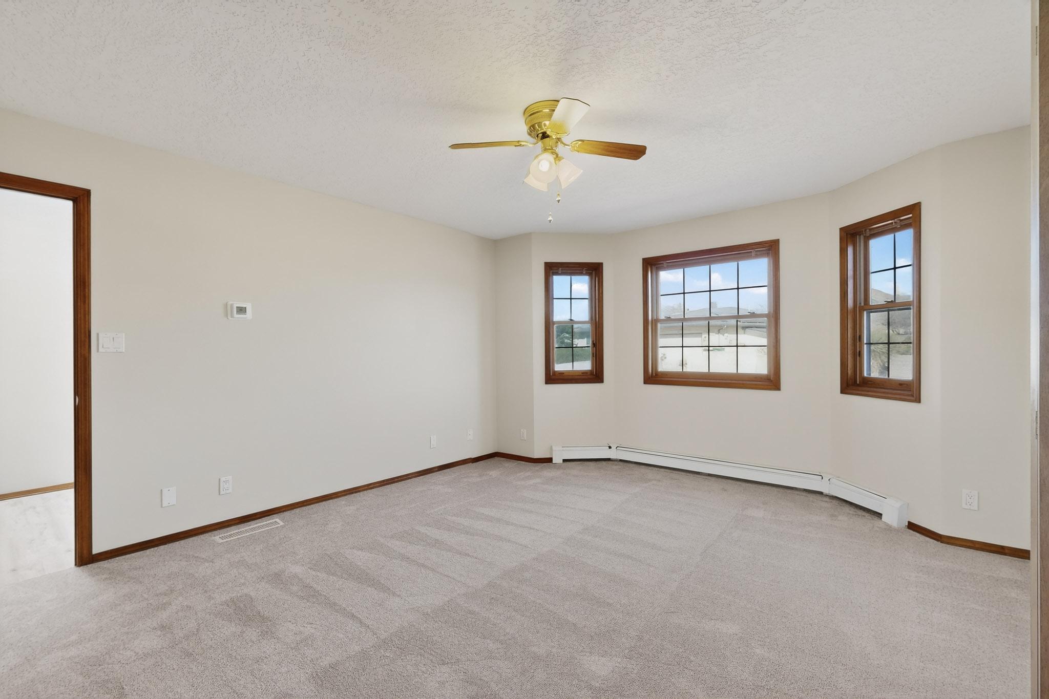 734 Fairway Loop SE