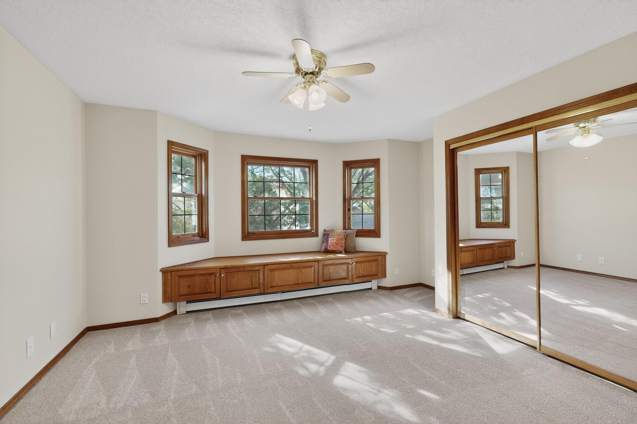 734 Fairway Loop SE