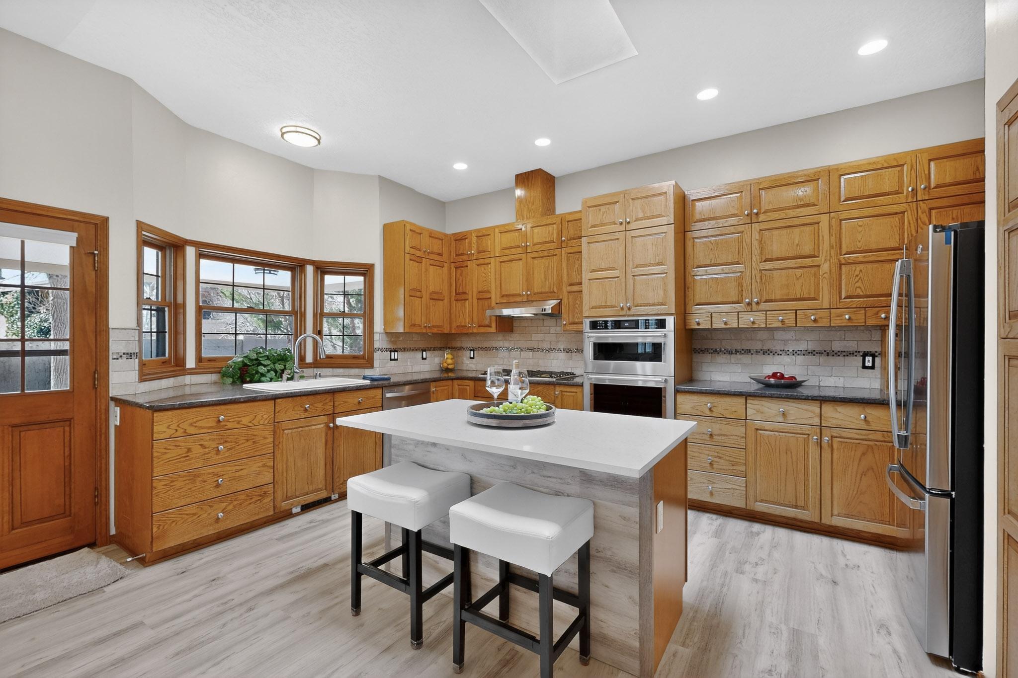 734 Fairway Loop SE