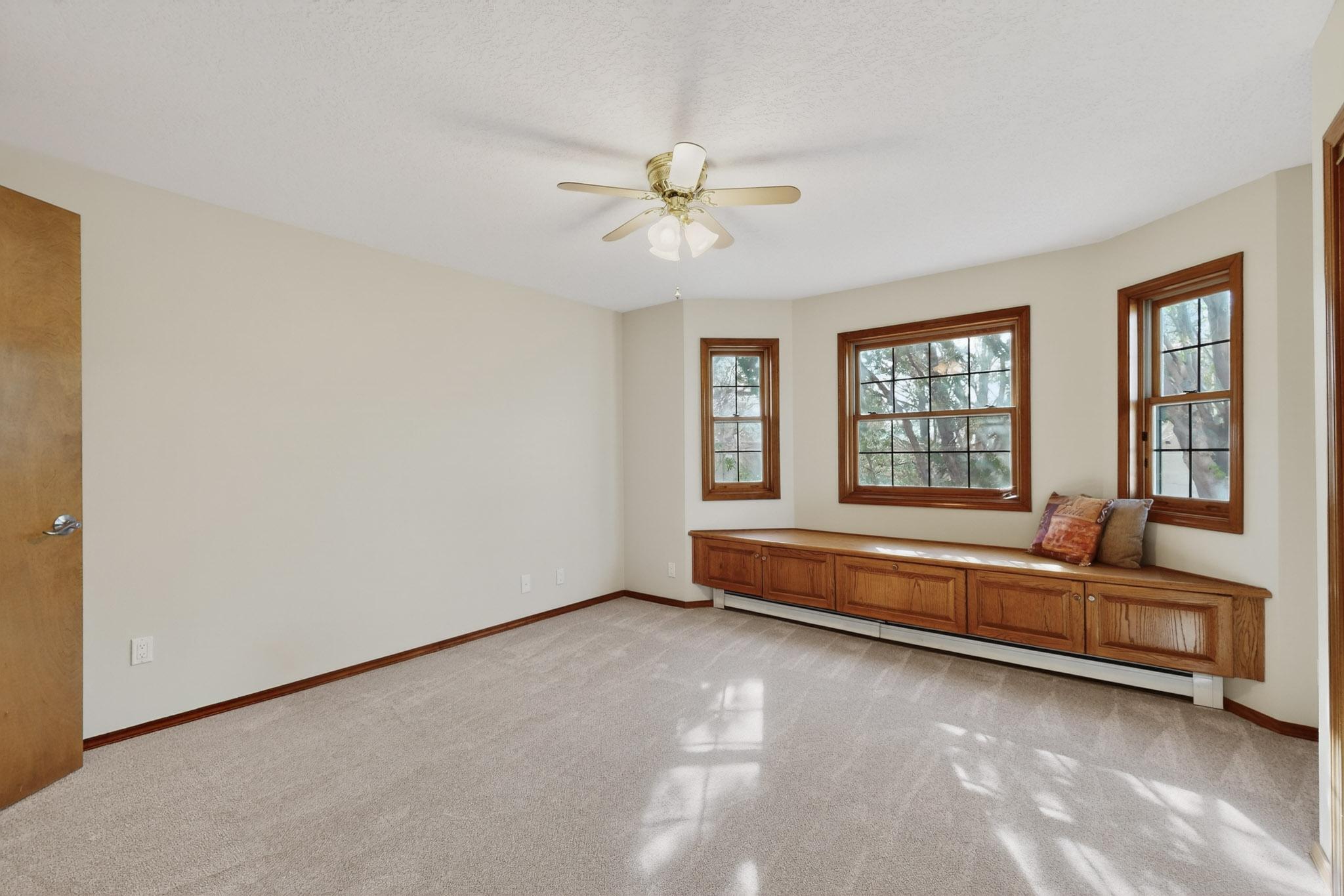 734 Fairway Loop SE