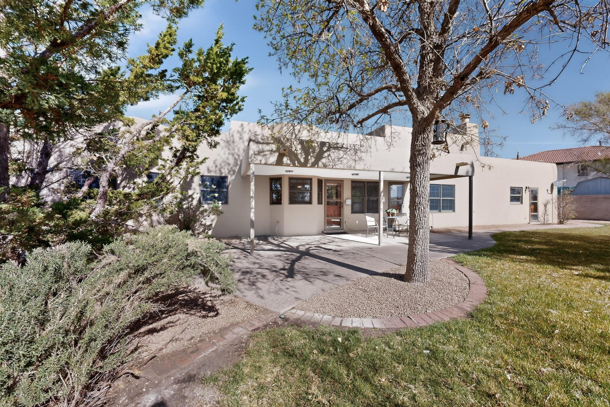 734 Fairway Loop SE
