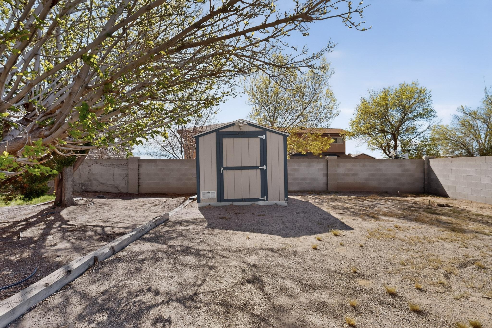 734 Fairway Loop SE