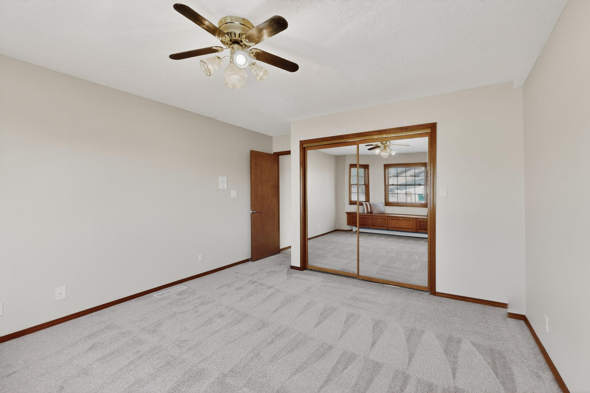 734 Fairway Loop SE