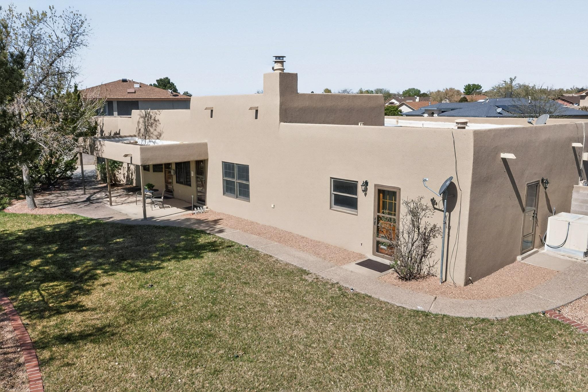 734 Fairway Loop SE