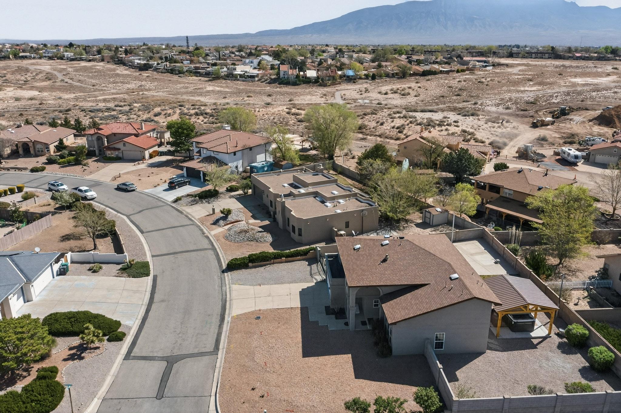 734 Fairway Loop SE