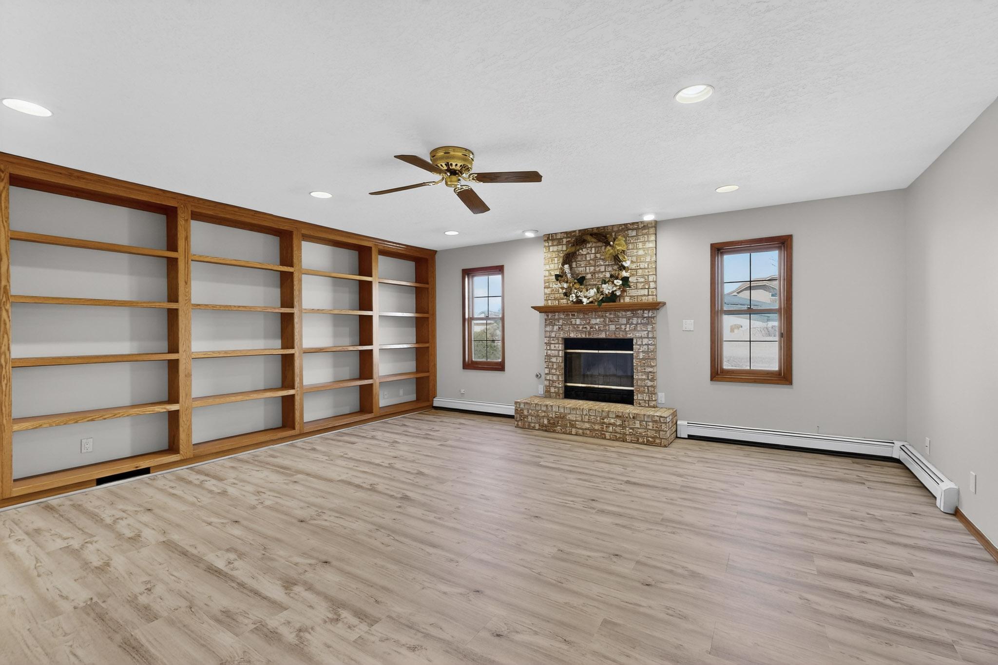 734 Fairway Loop SE
