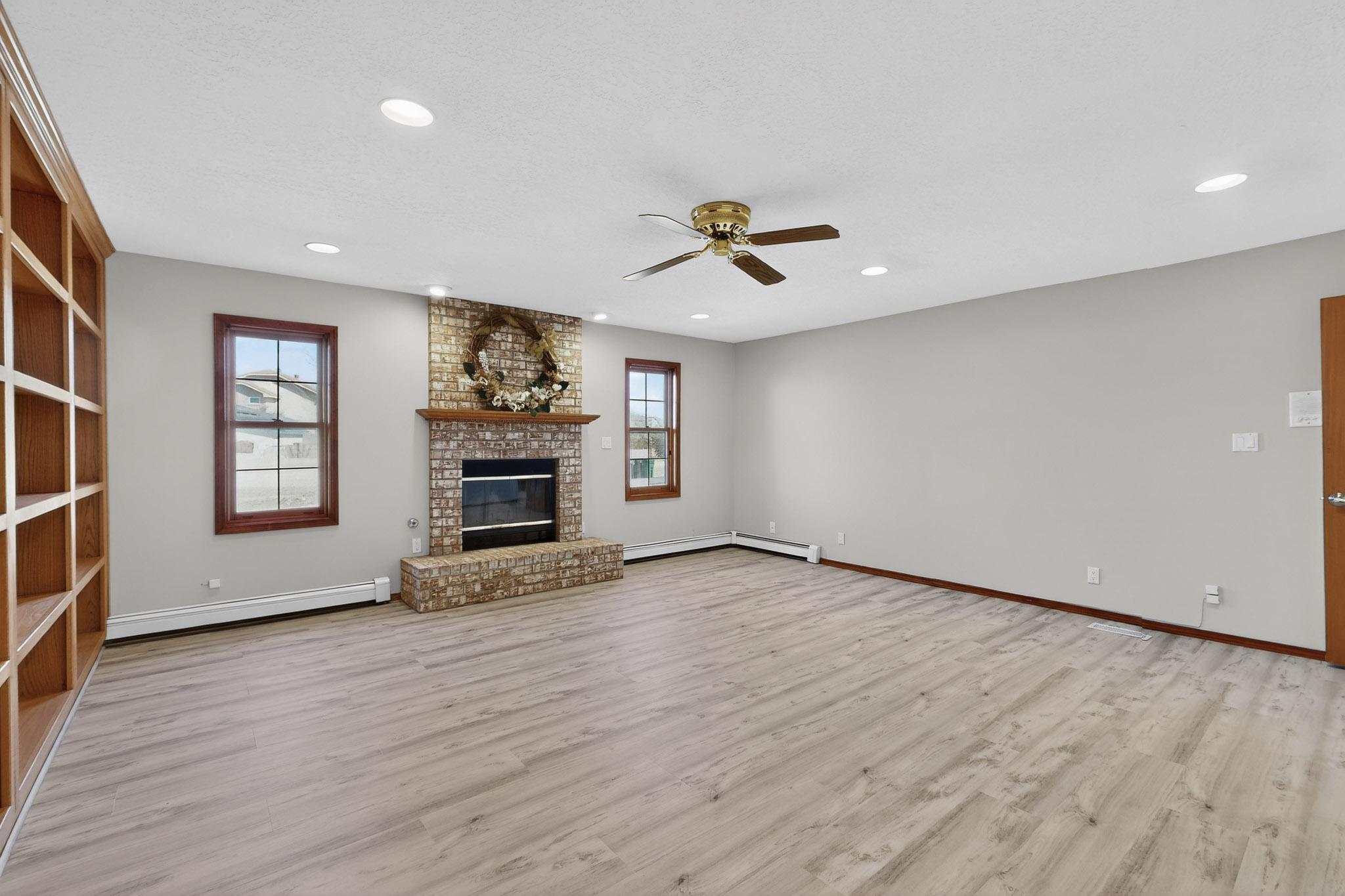 734 Fairway Loop SE