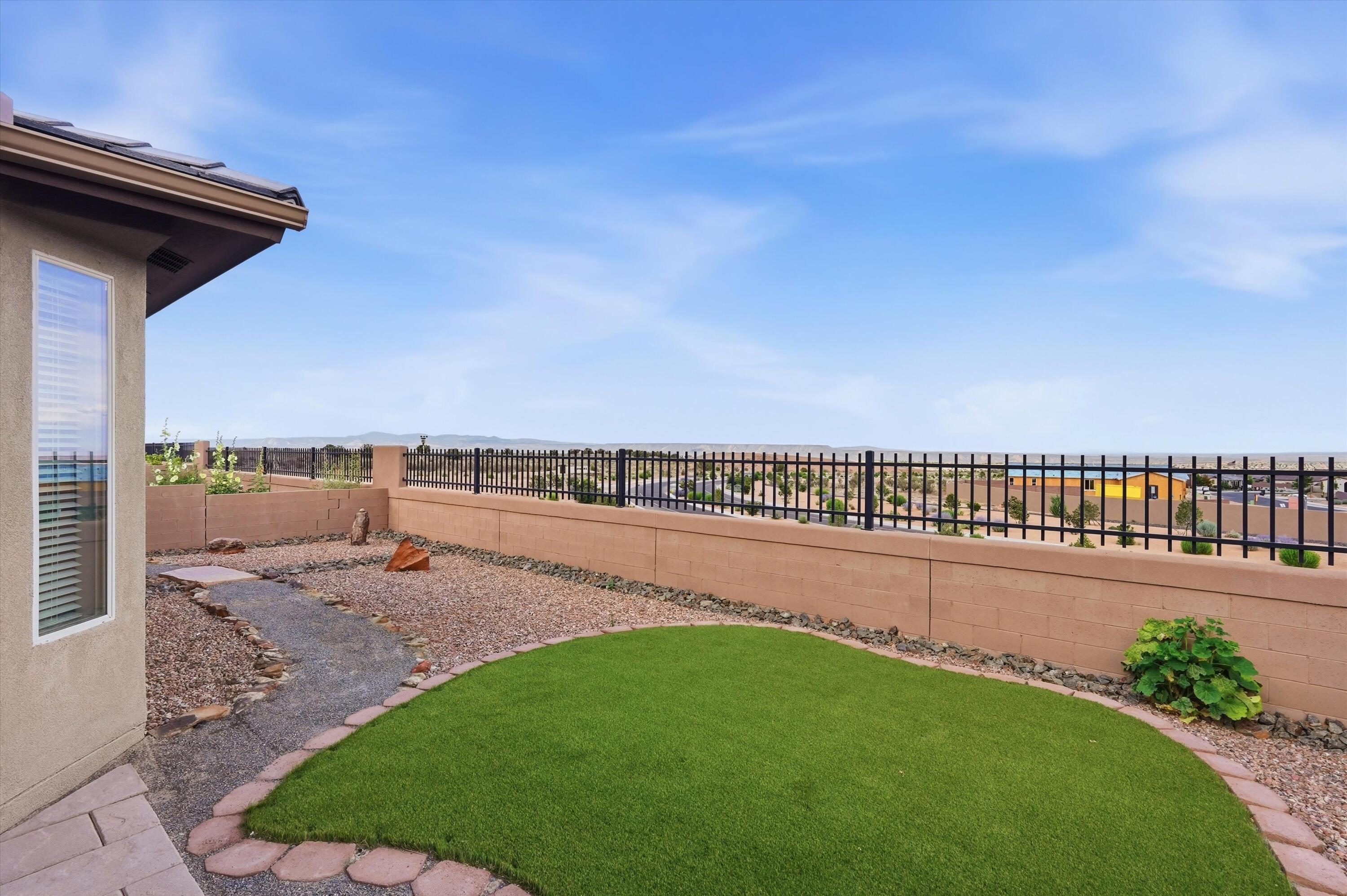 2955 Kings Canyon Loop NE