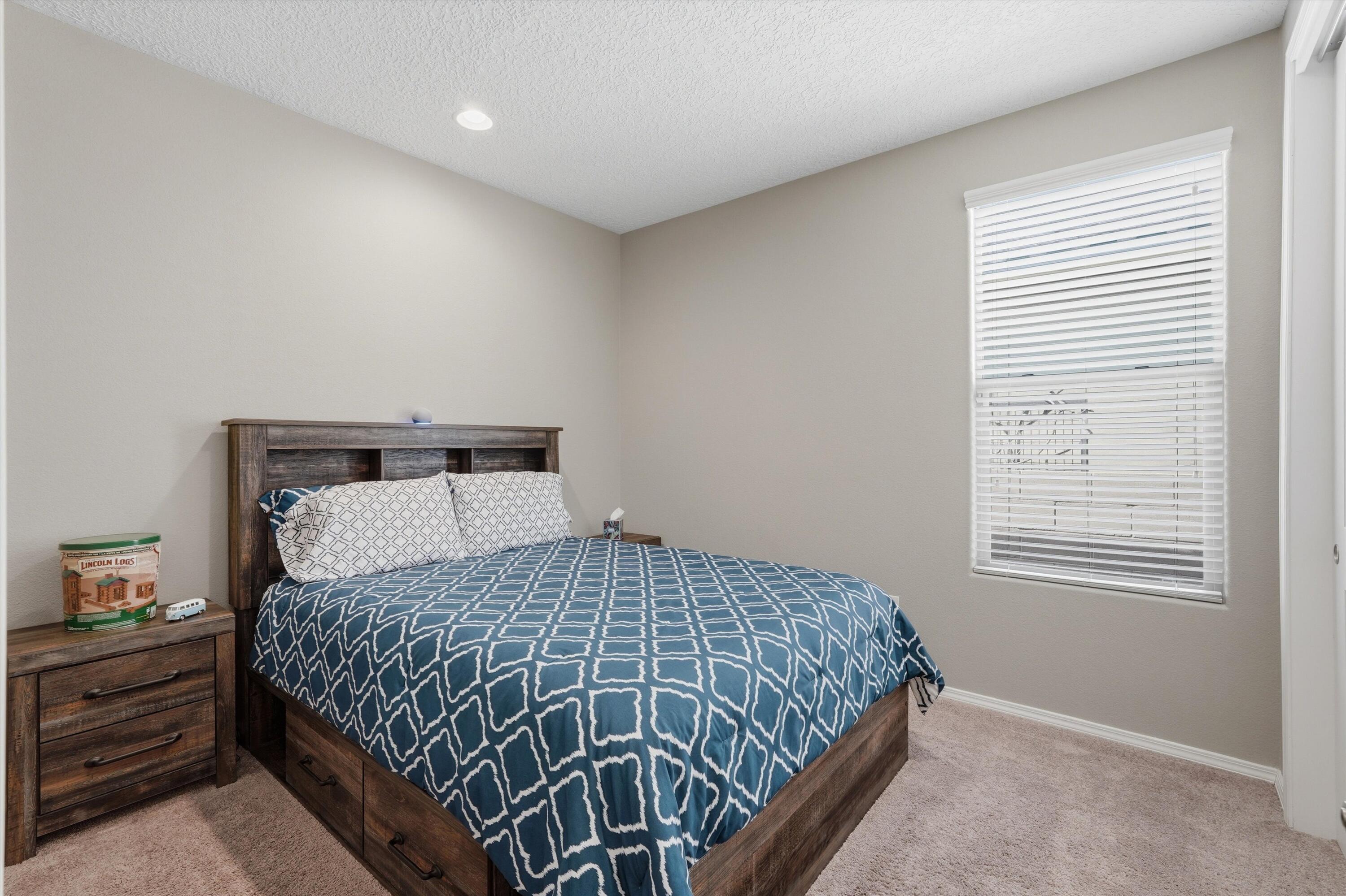 2955 Kings Canyon Loop NE