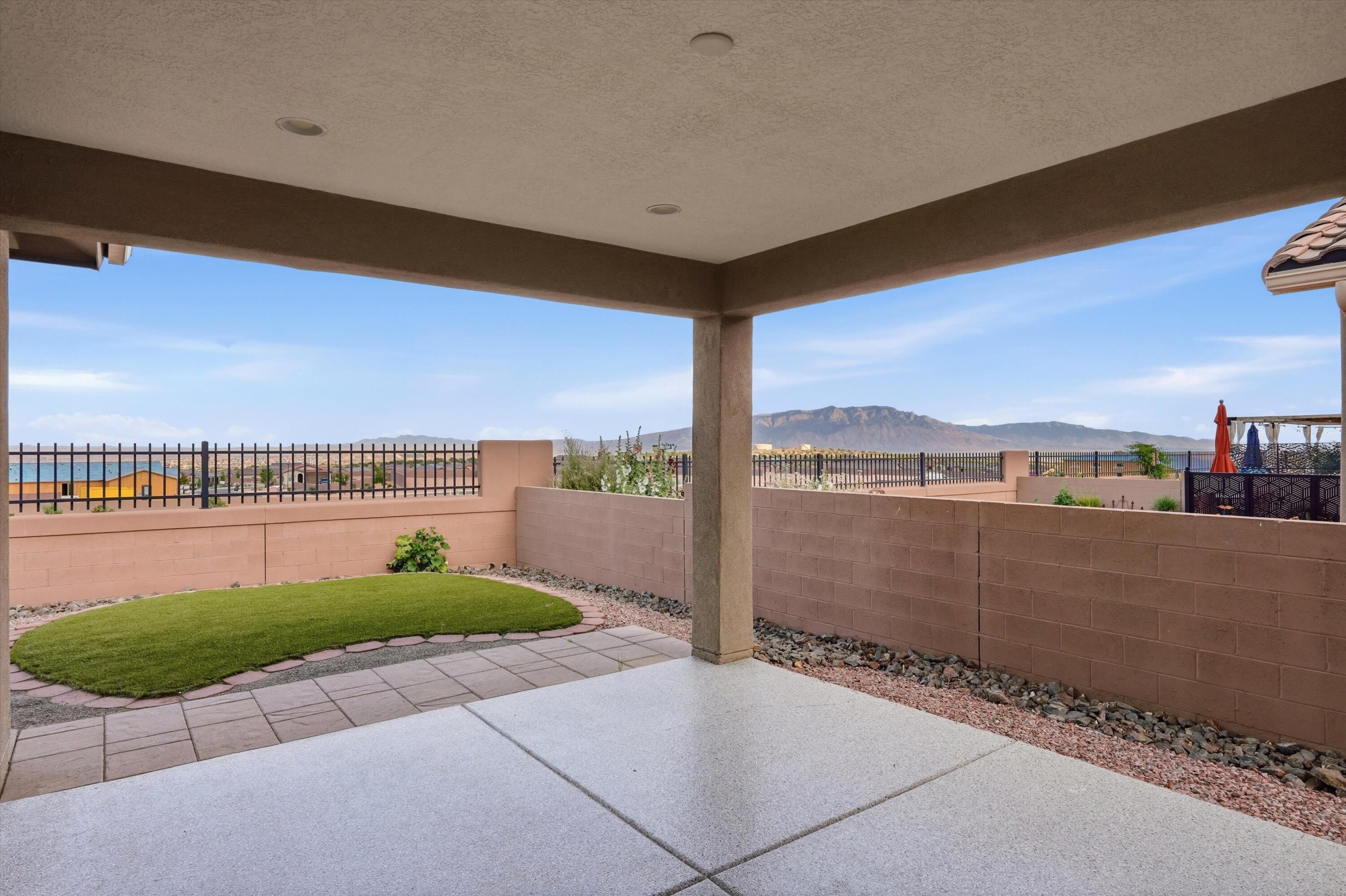 2955 Kings Canyon Loop NE