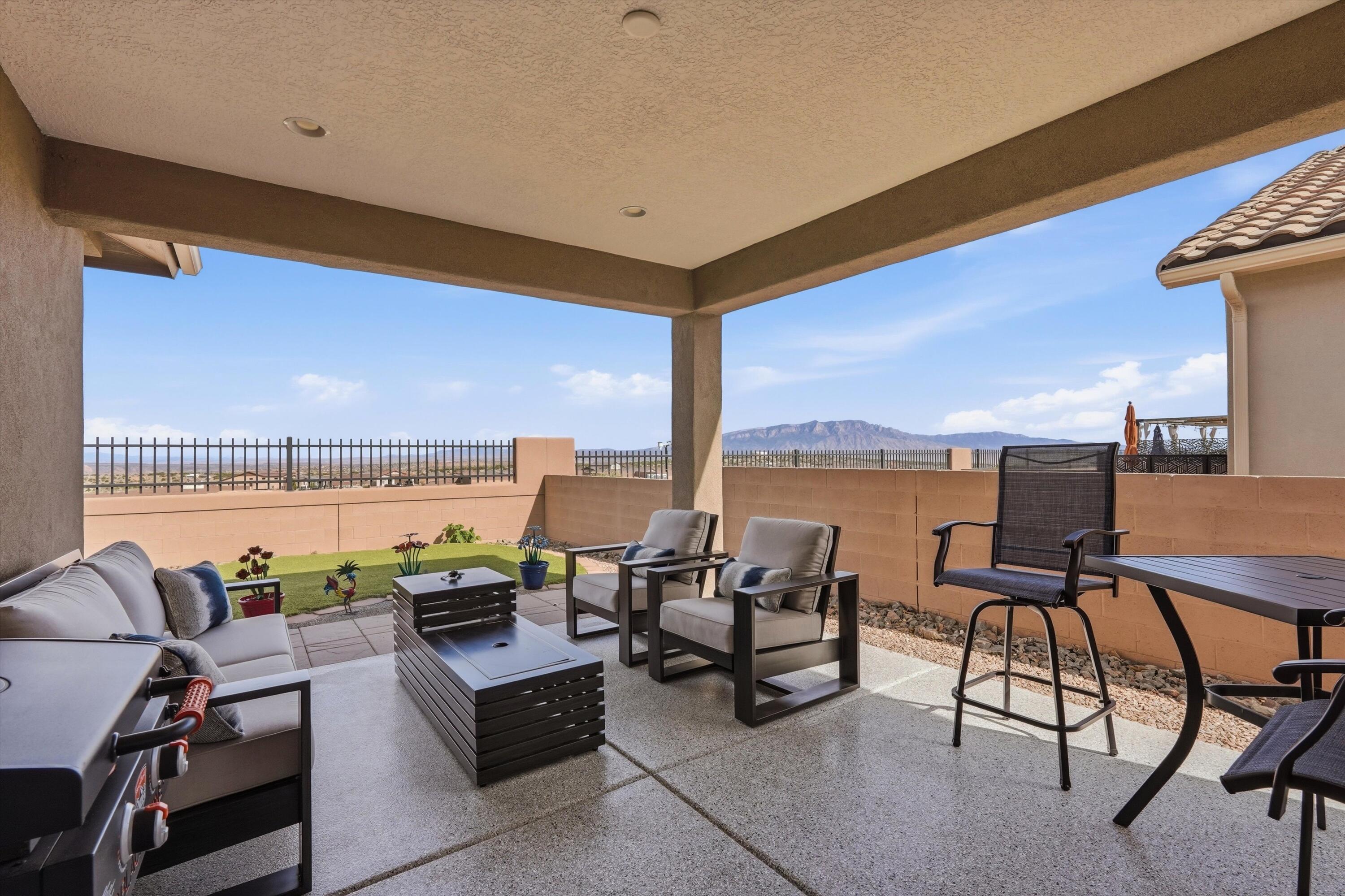 2955 Kings Canyon Loop NE