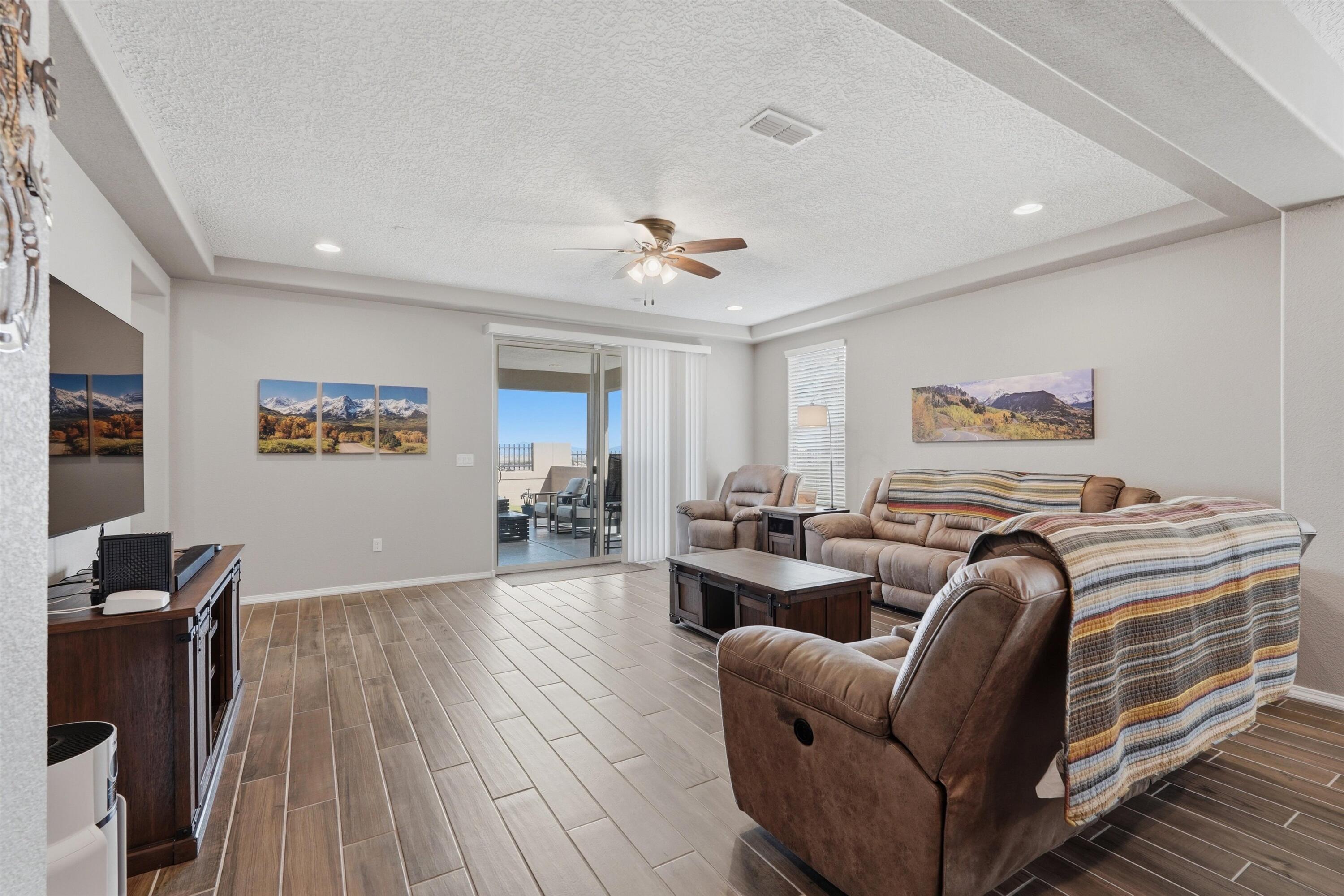 2955 Kings Canyon Loop NE