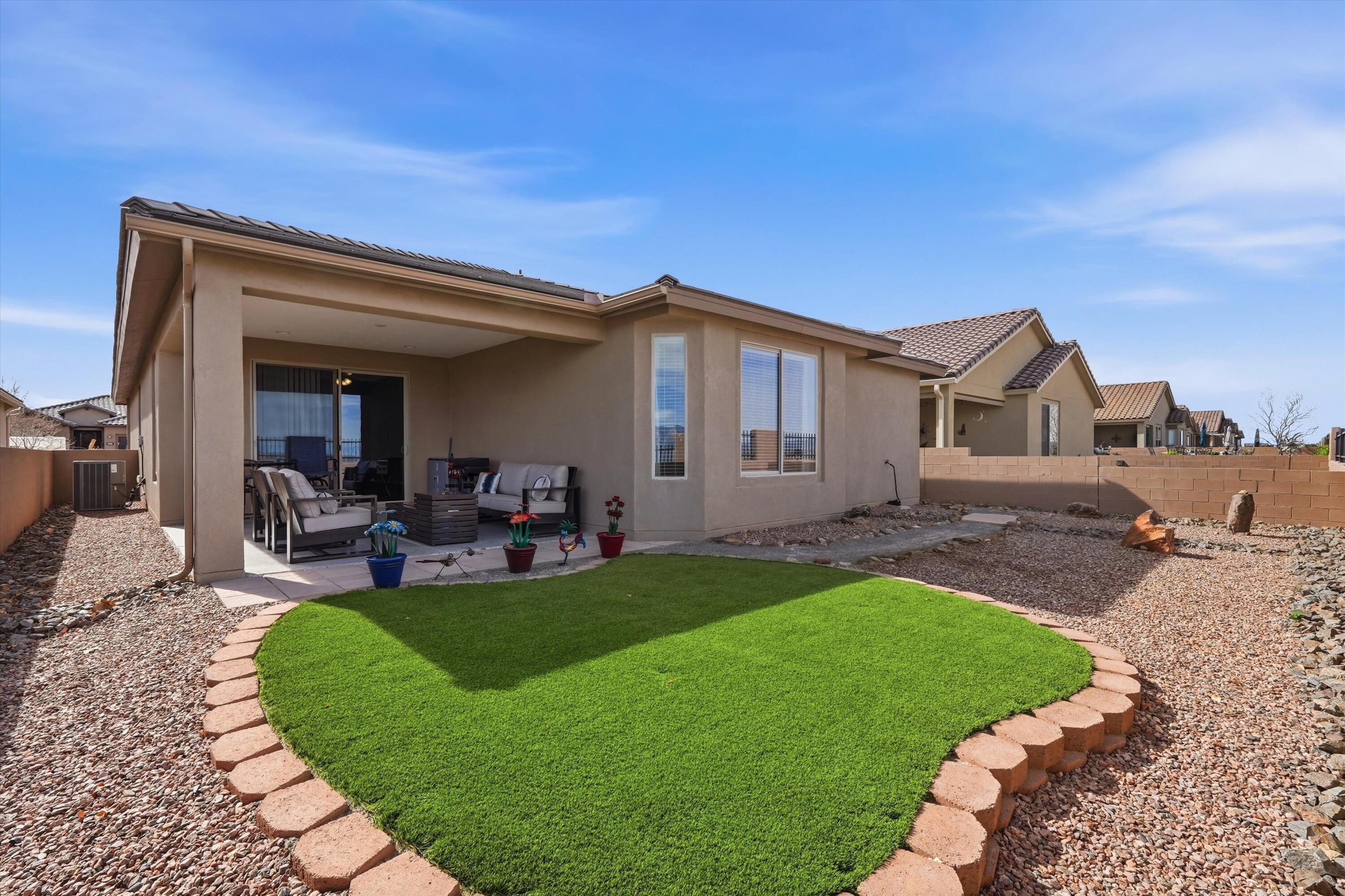 2955 Kings Canyon Loop NE