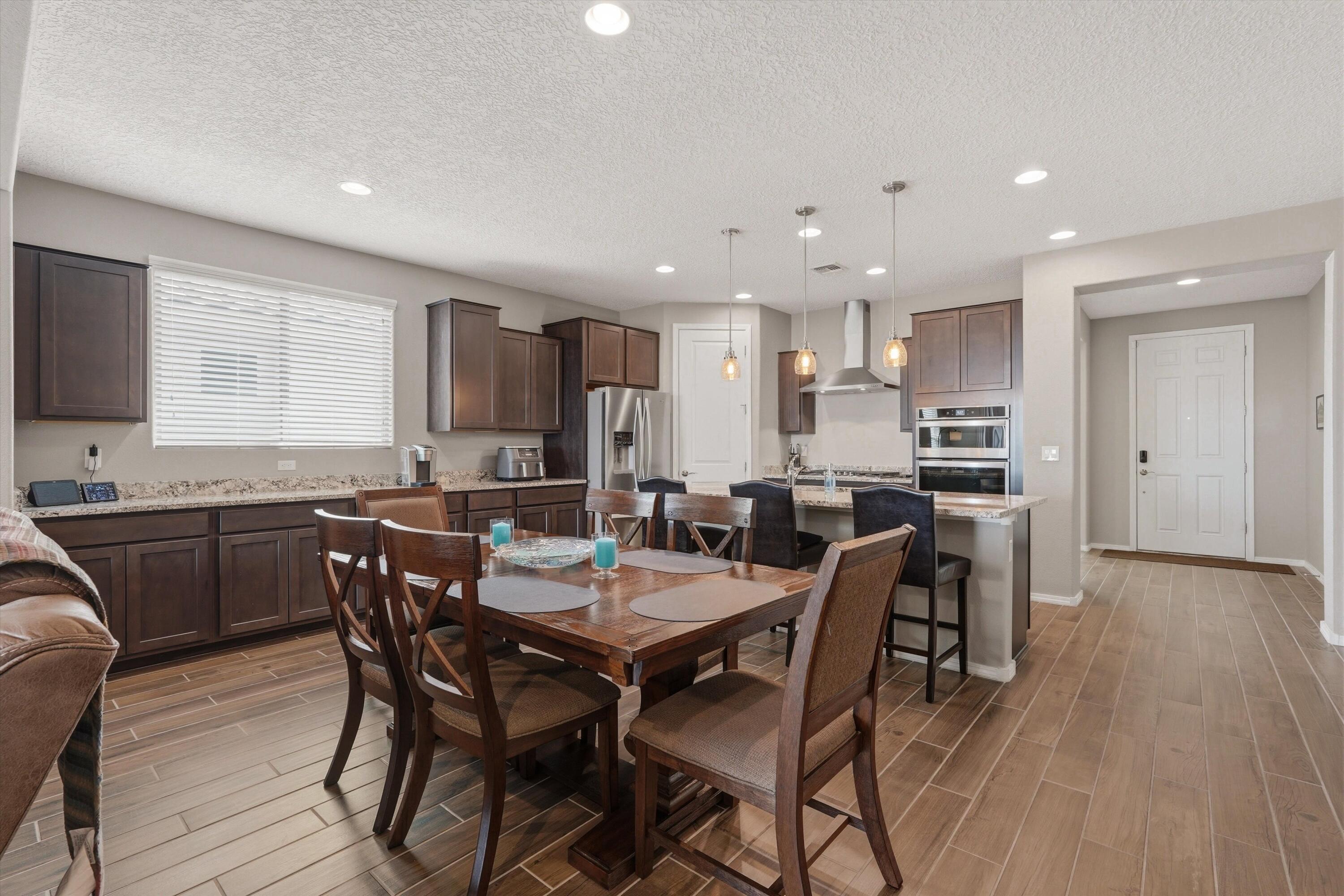 2955 Kings Canyon Loop NE