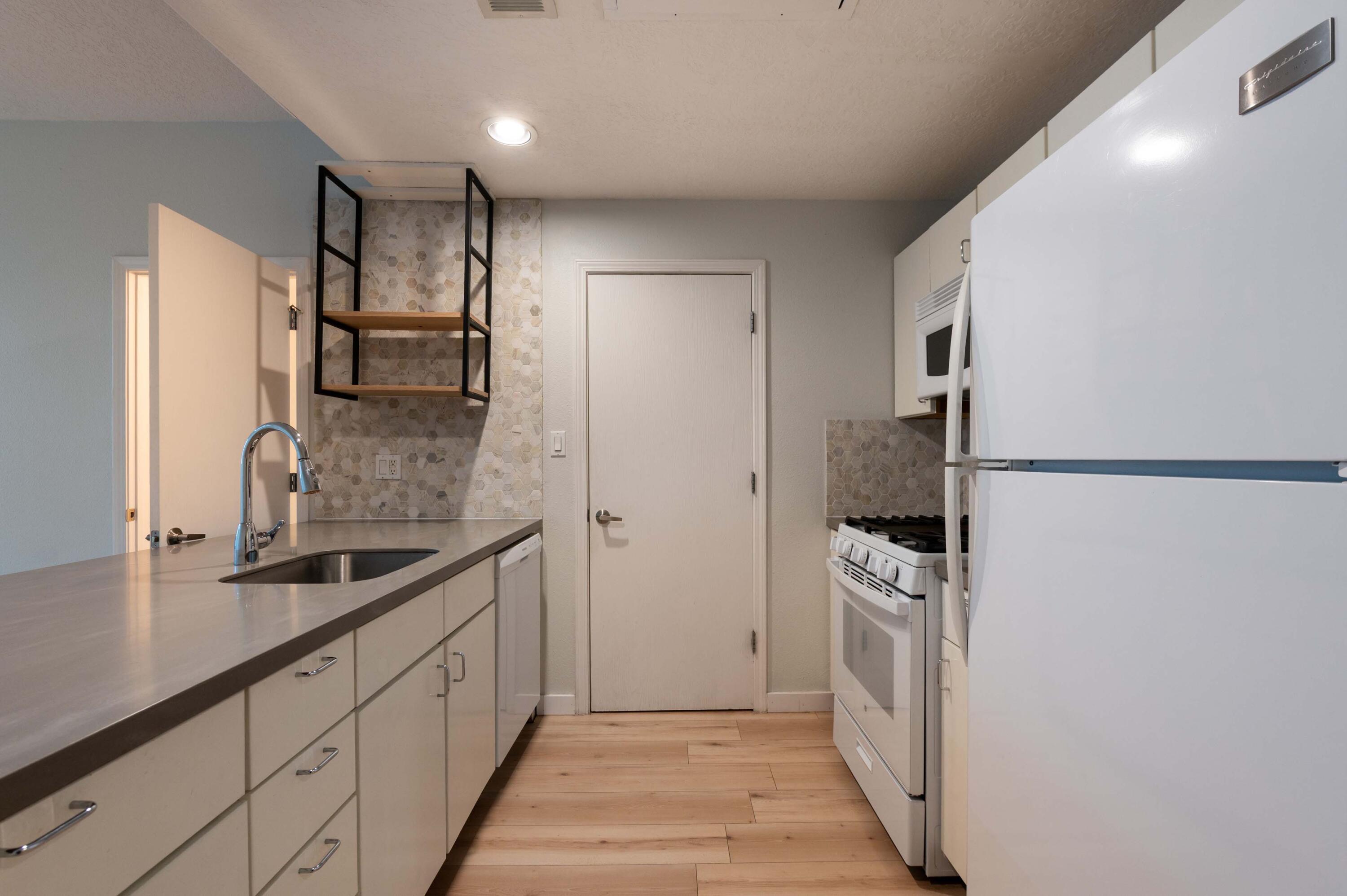 702 Broadway Boulevard SE 8