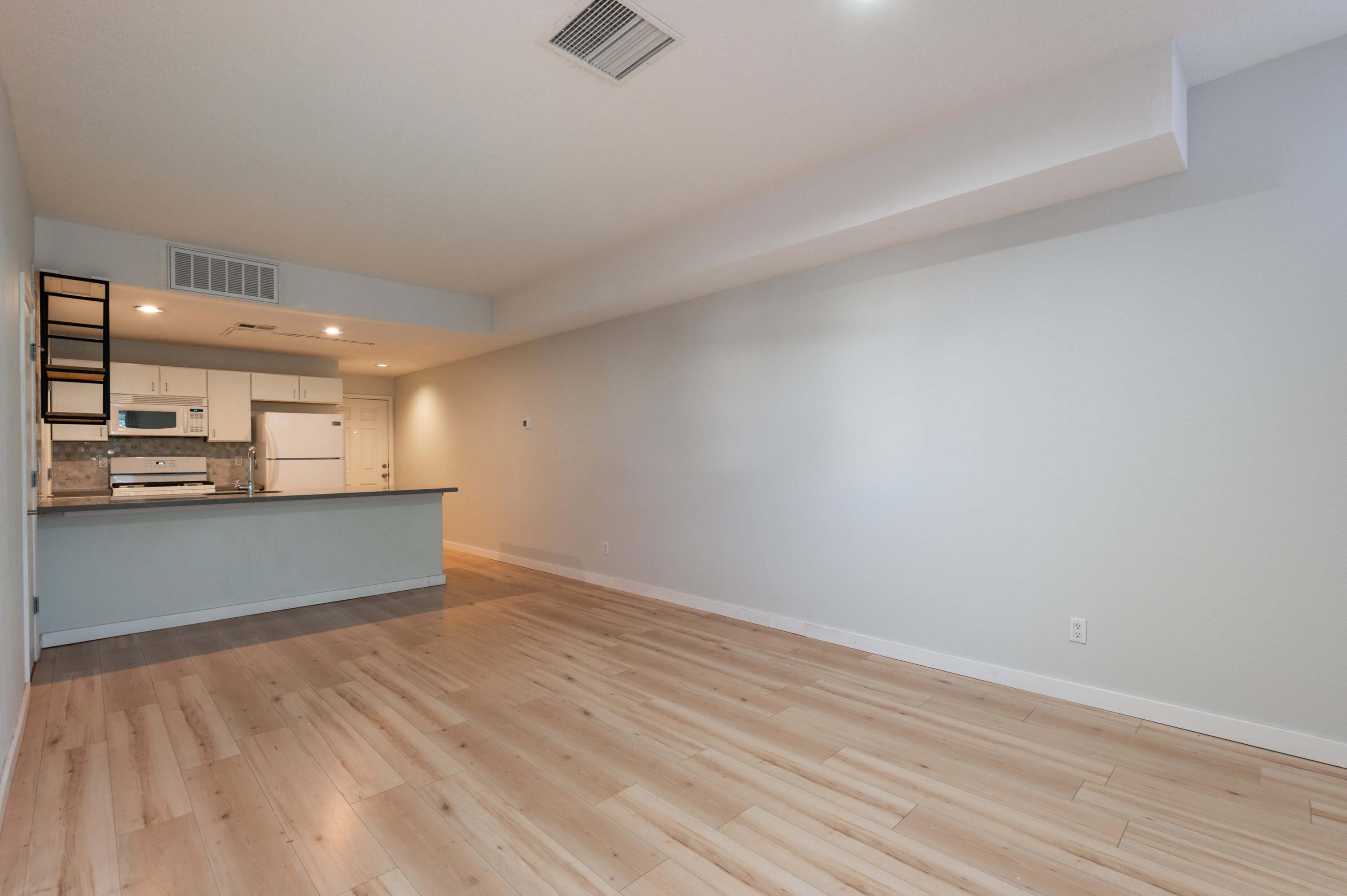 702 Broadway Boulevard SE 8