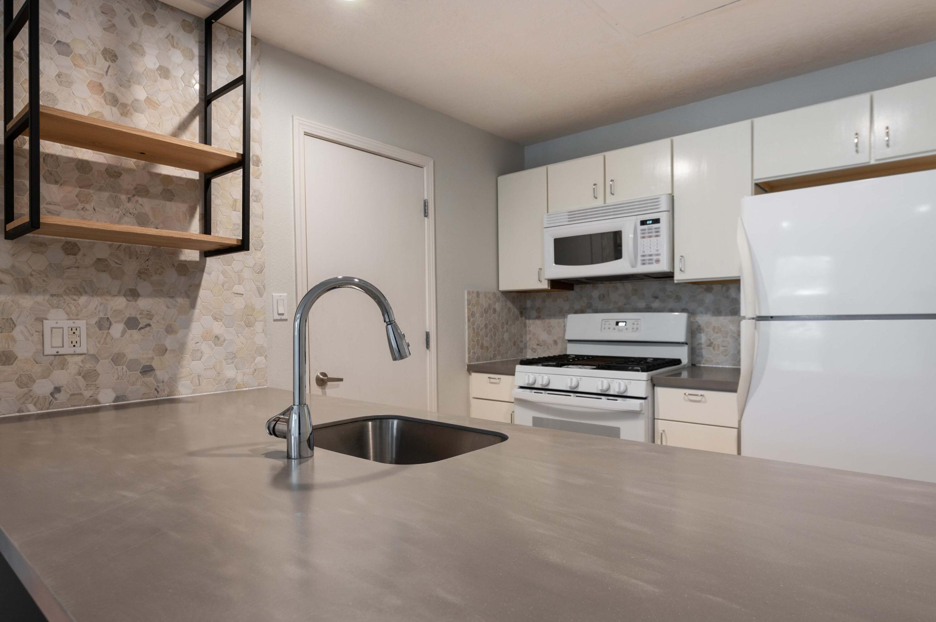 702 Broadway Boulevard SE 8