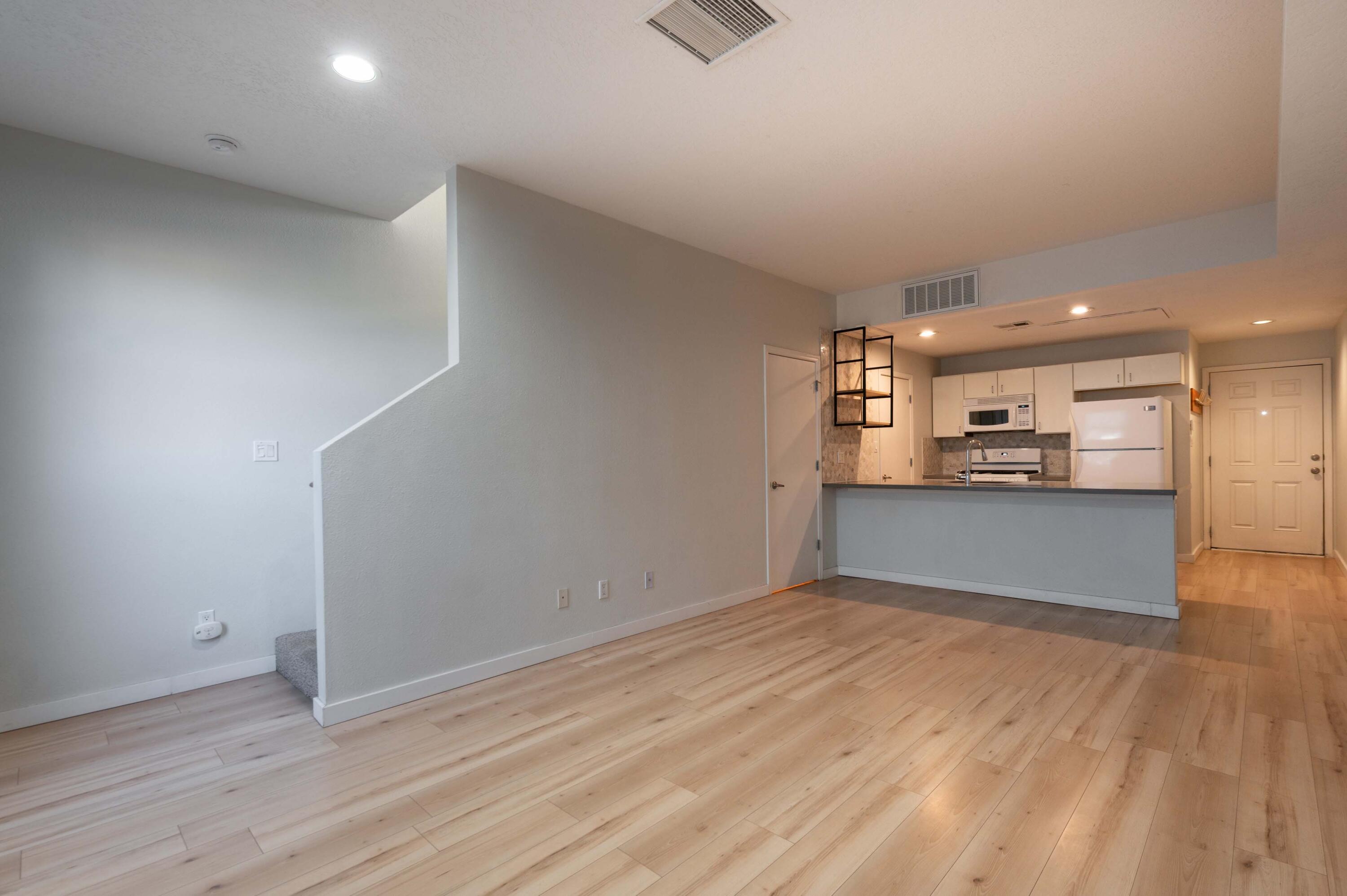 702 Broadway Boulevard SE 8