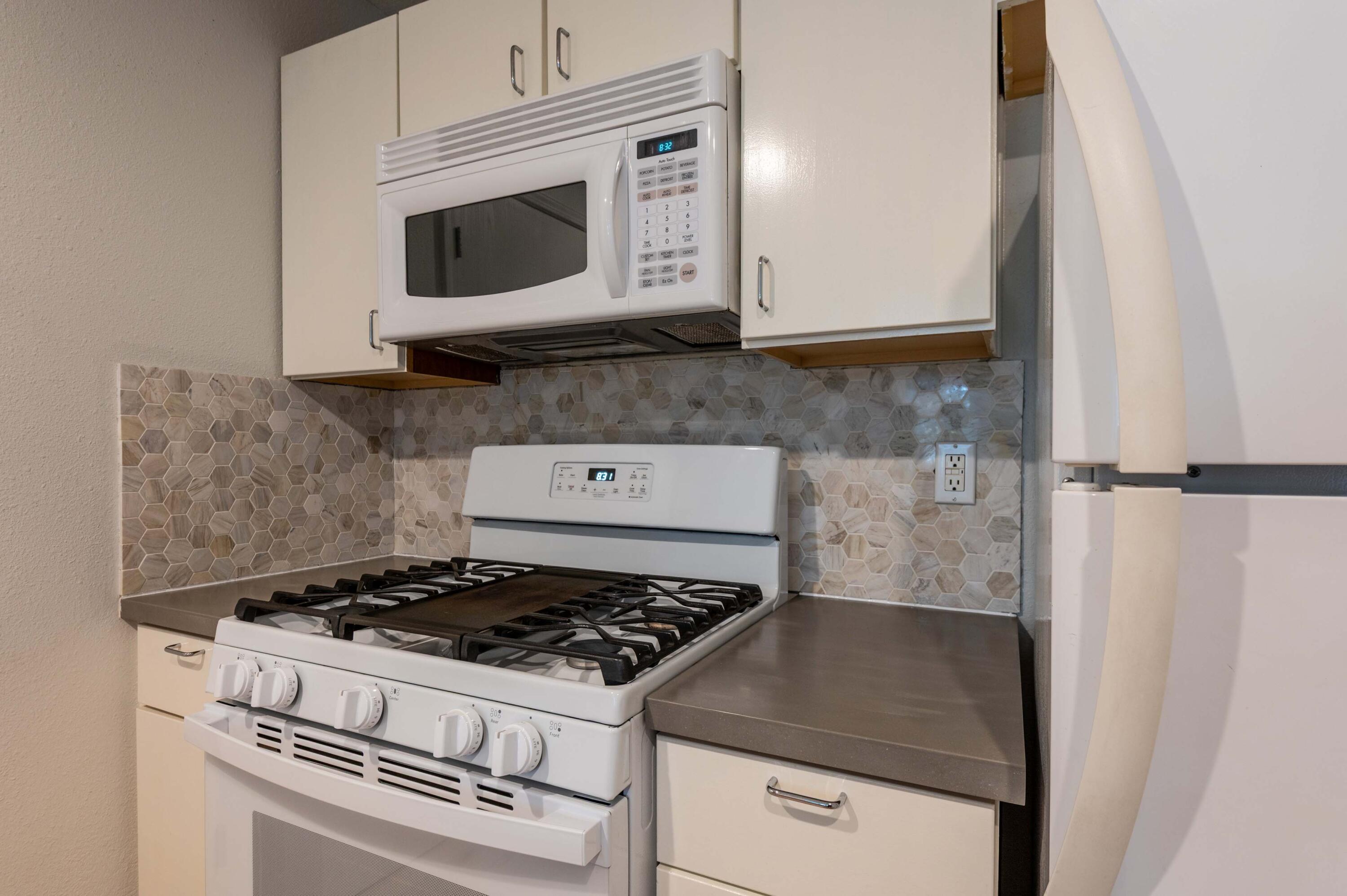 702 Broadway Boulevard SE 8