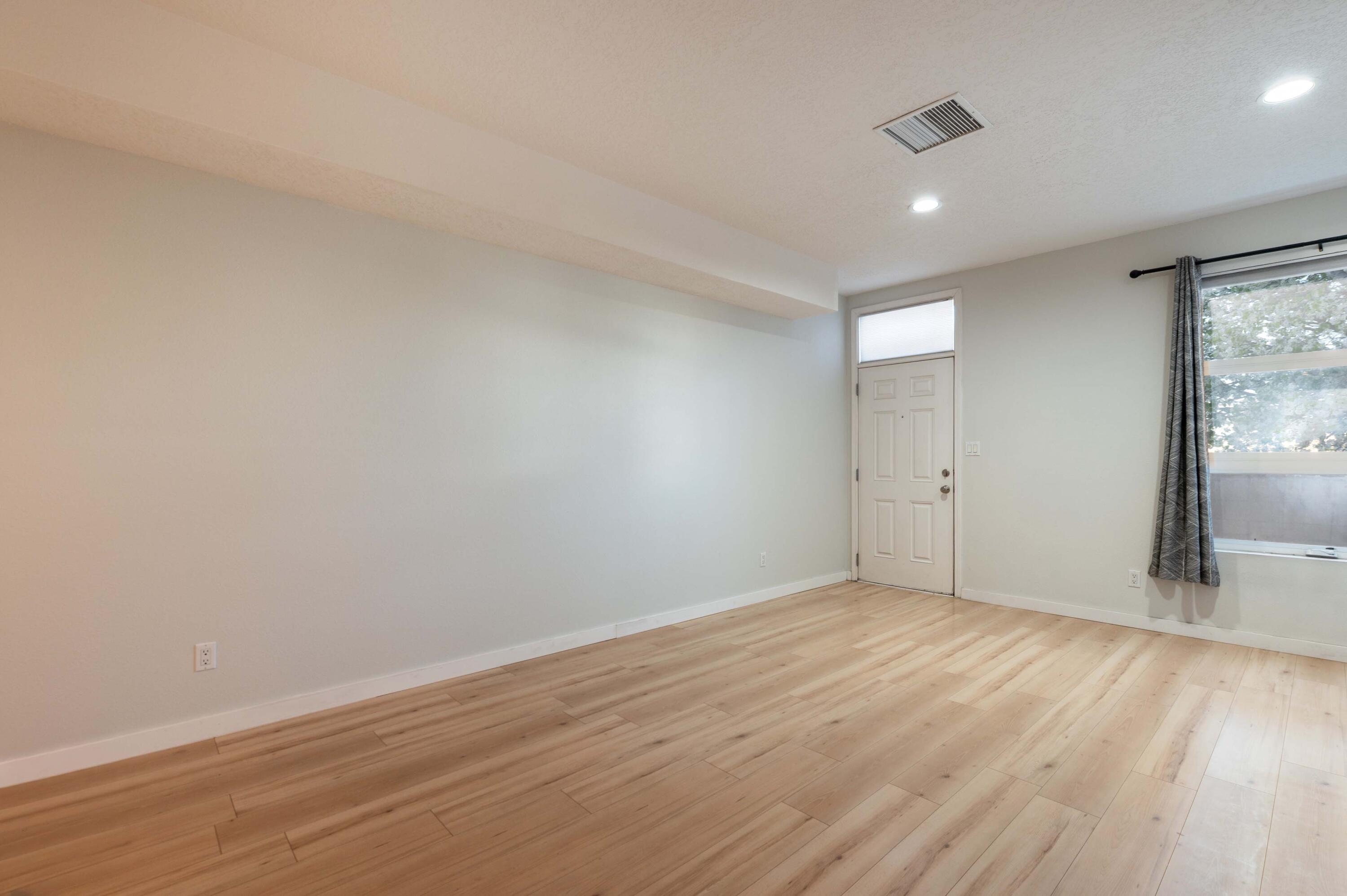 702 Broadway Boulevard SE 8