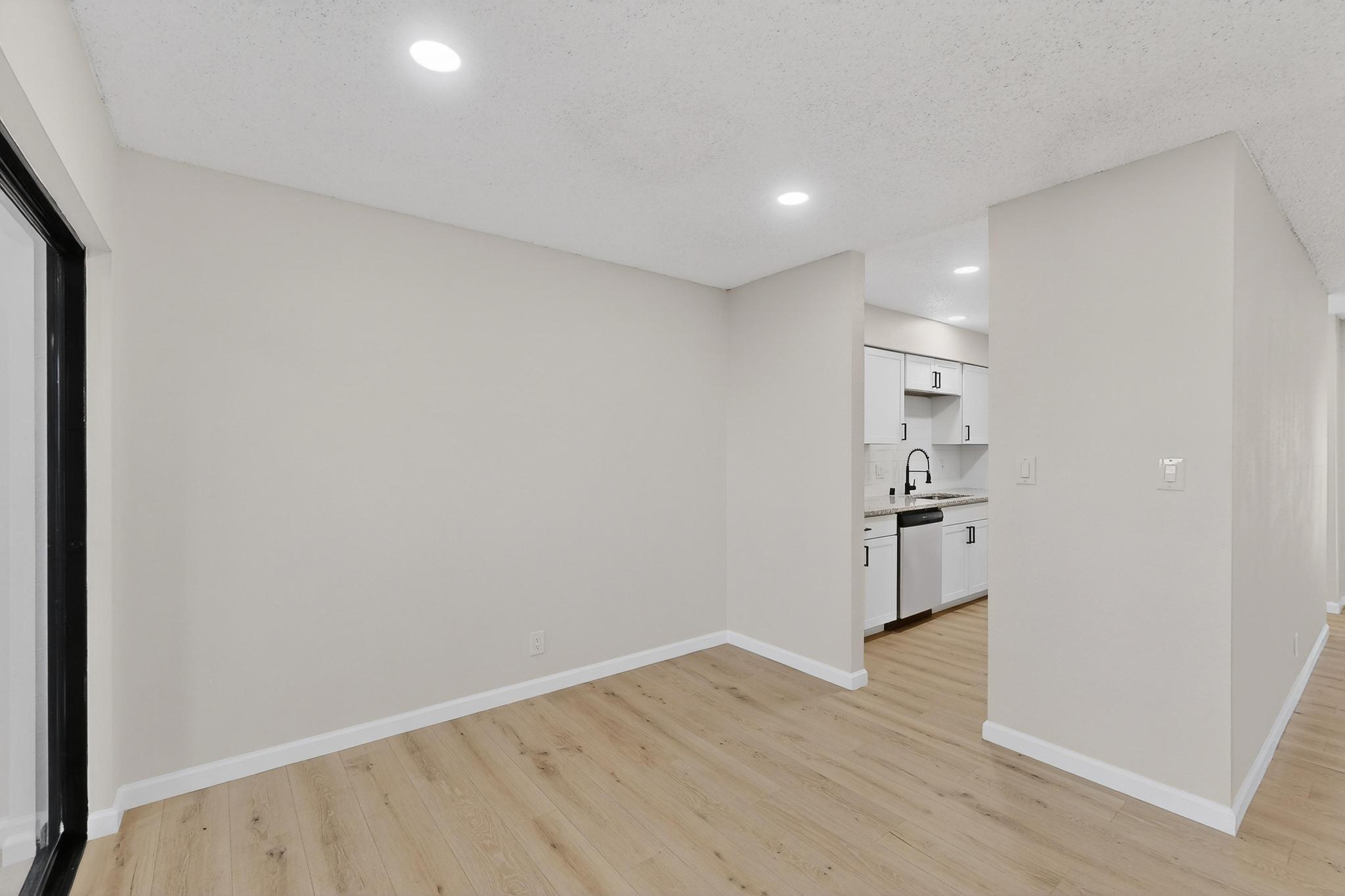 503 Maddox Loop