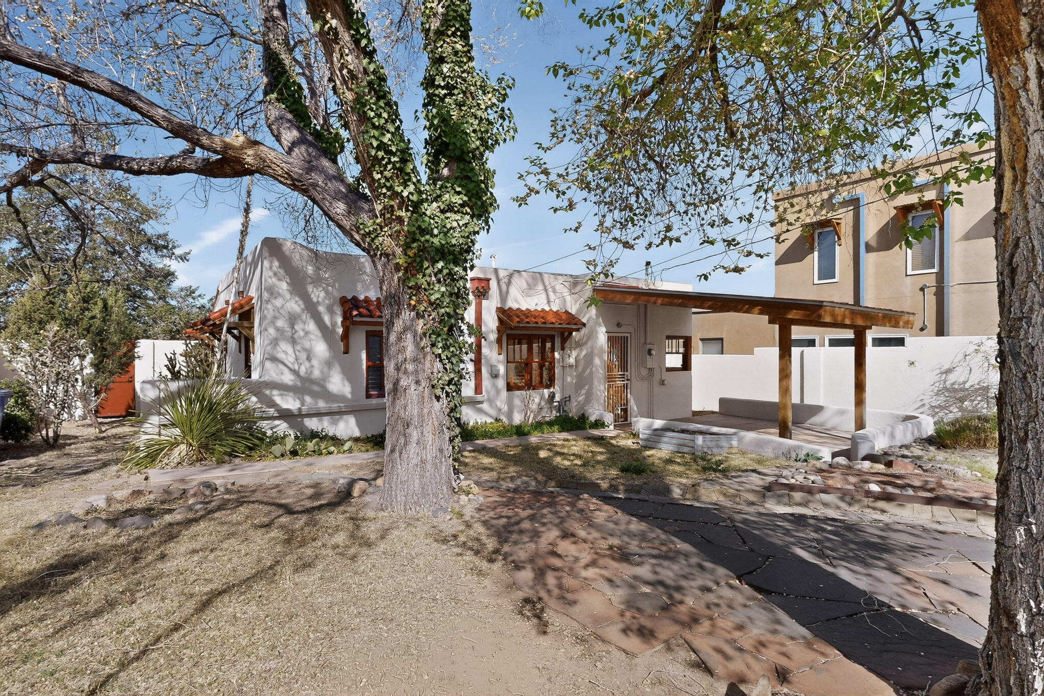 324 Wellesley Drive SE