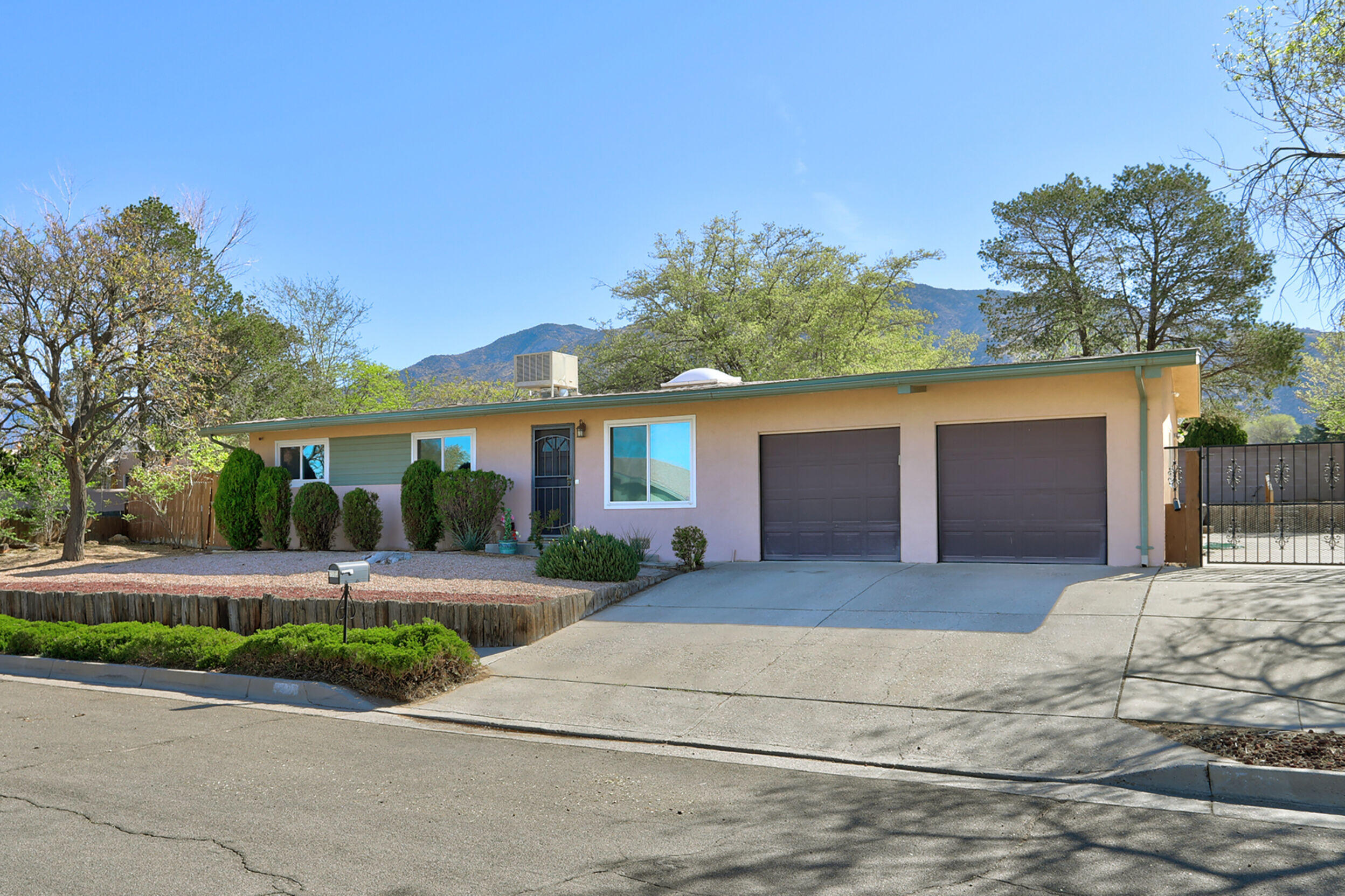 2500 La Charles Drive NE