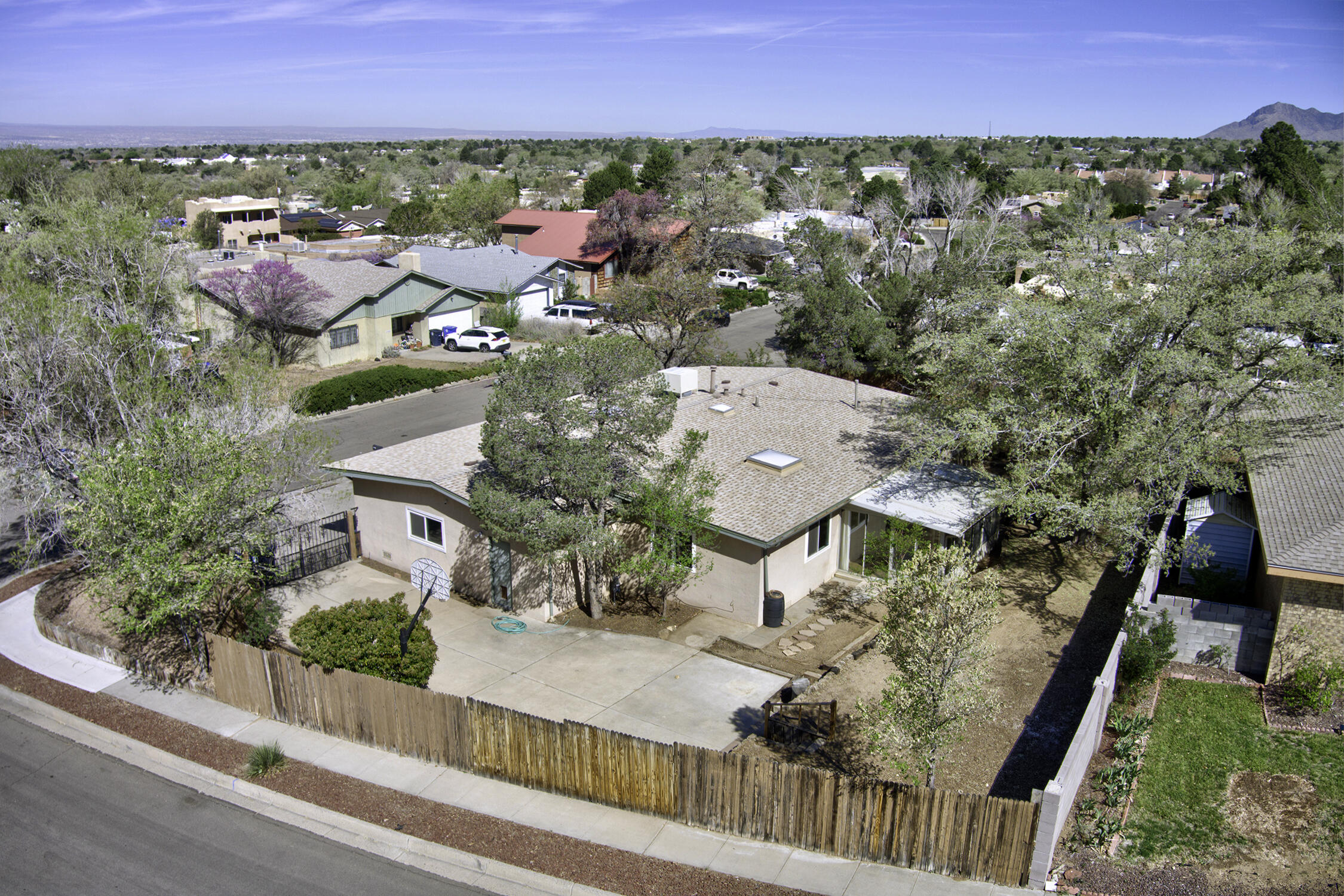 2500 La Charles Drive NE