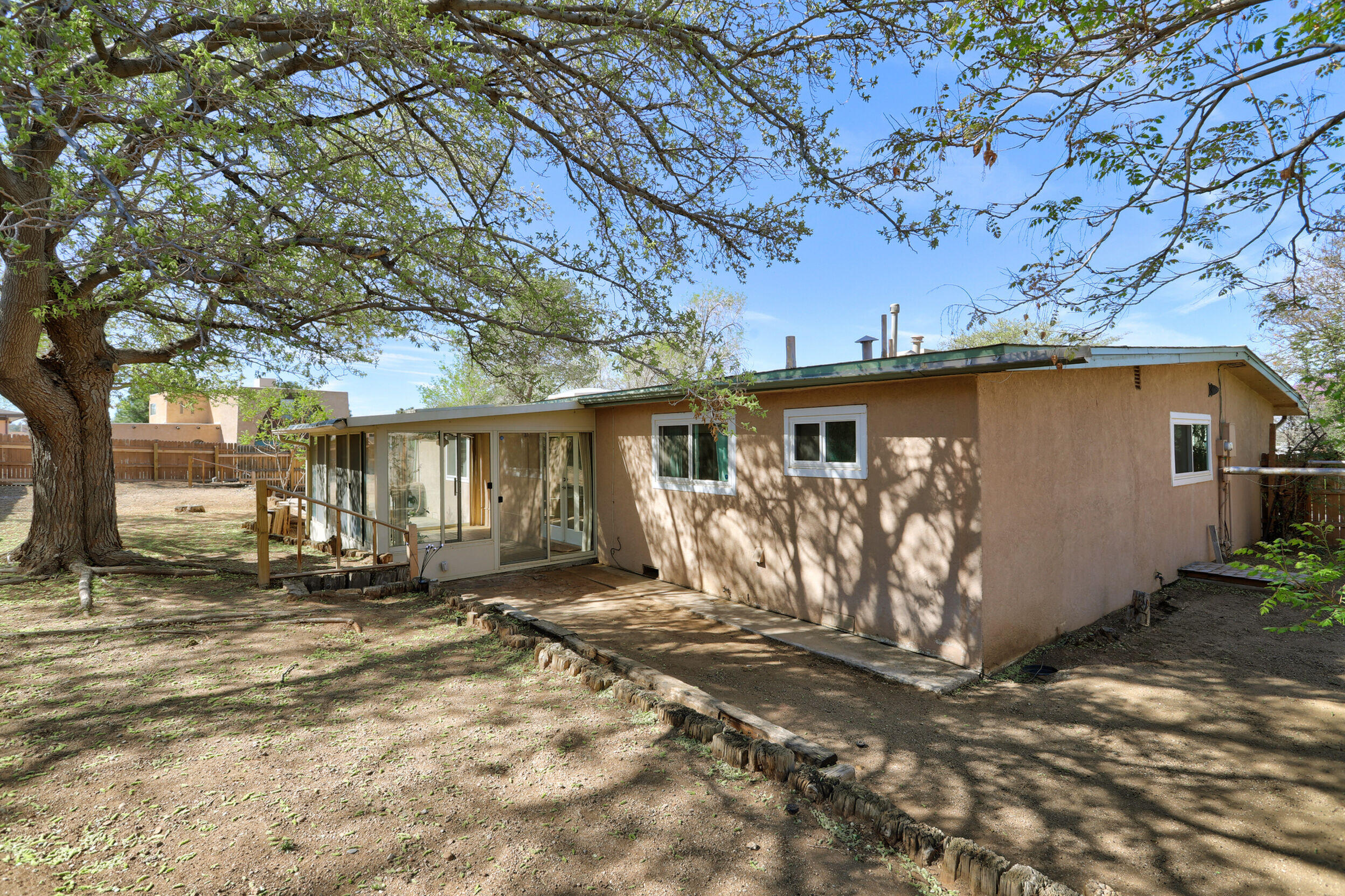 2500 La Charles Drive NE