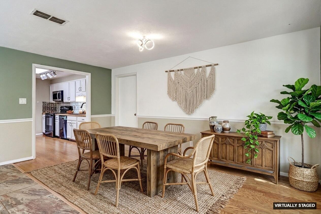 2500 La Charles Drive NE