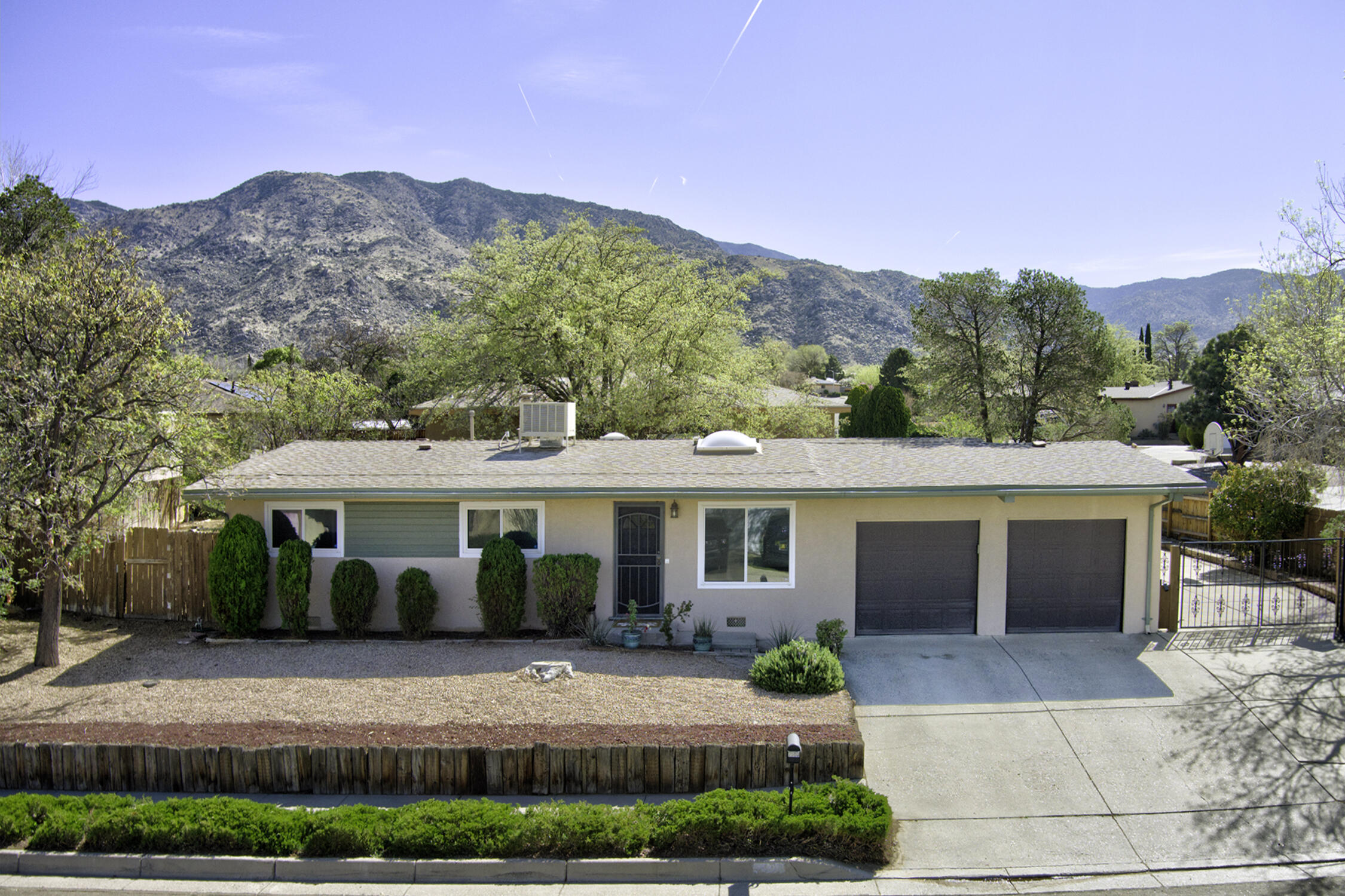 2500 La Charles Drive NE