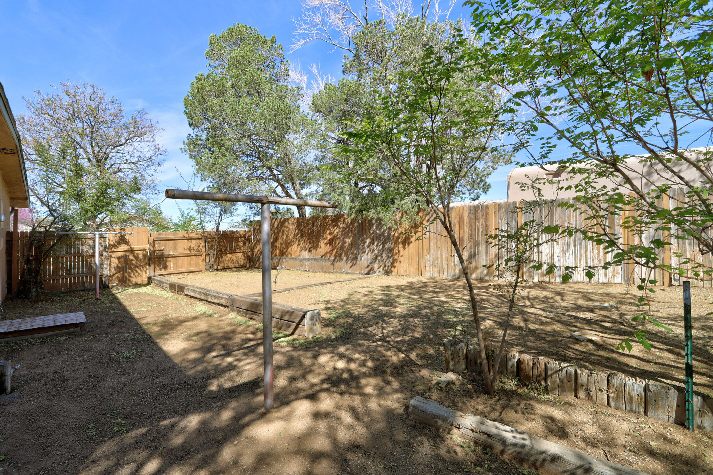 2500 La Charles Drive NE