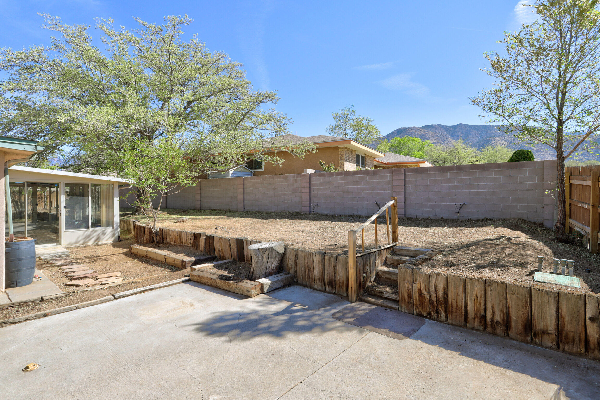 2500 La Charles Drive NE