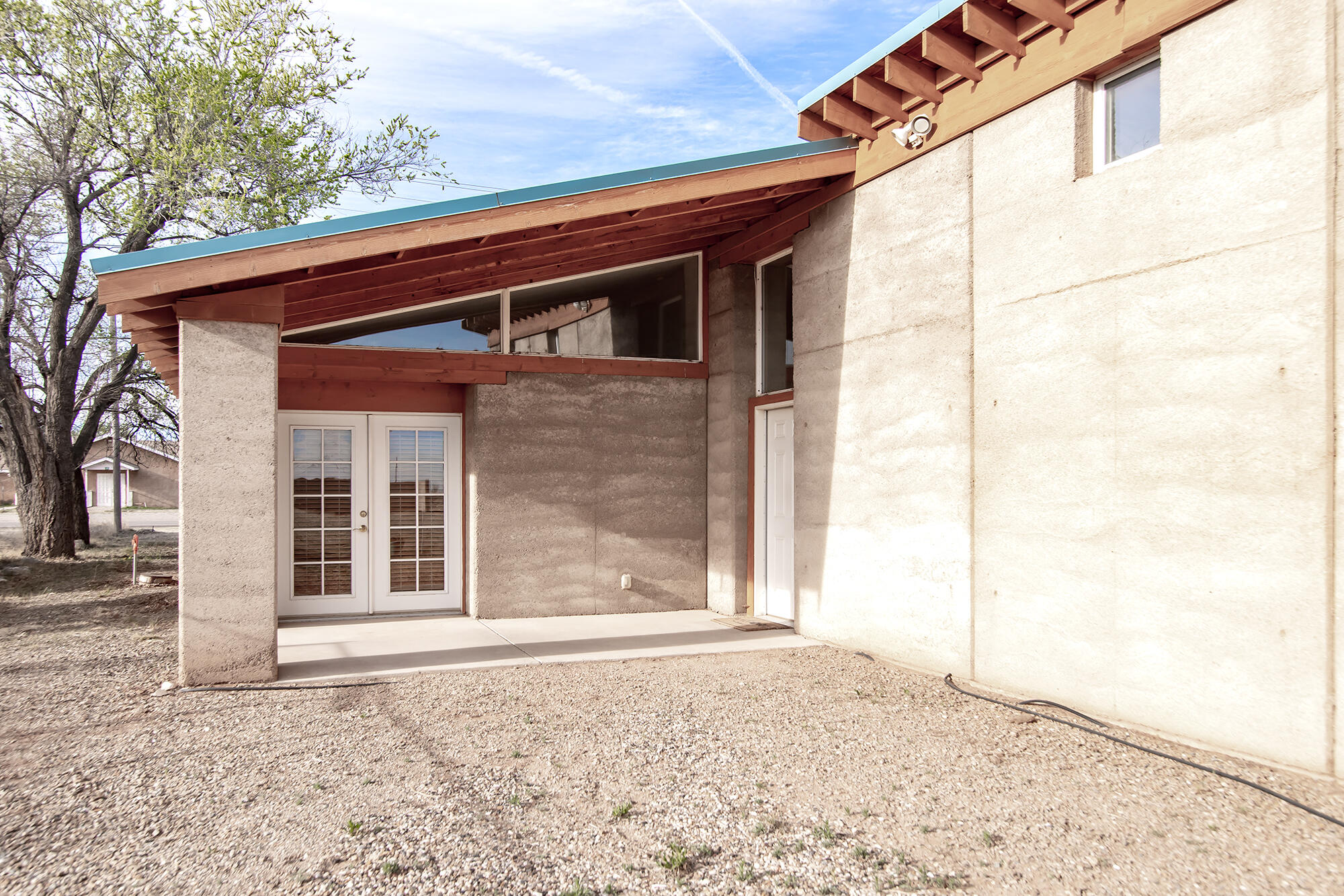 1209 Poplar Avenue