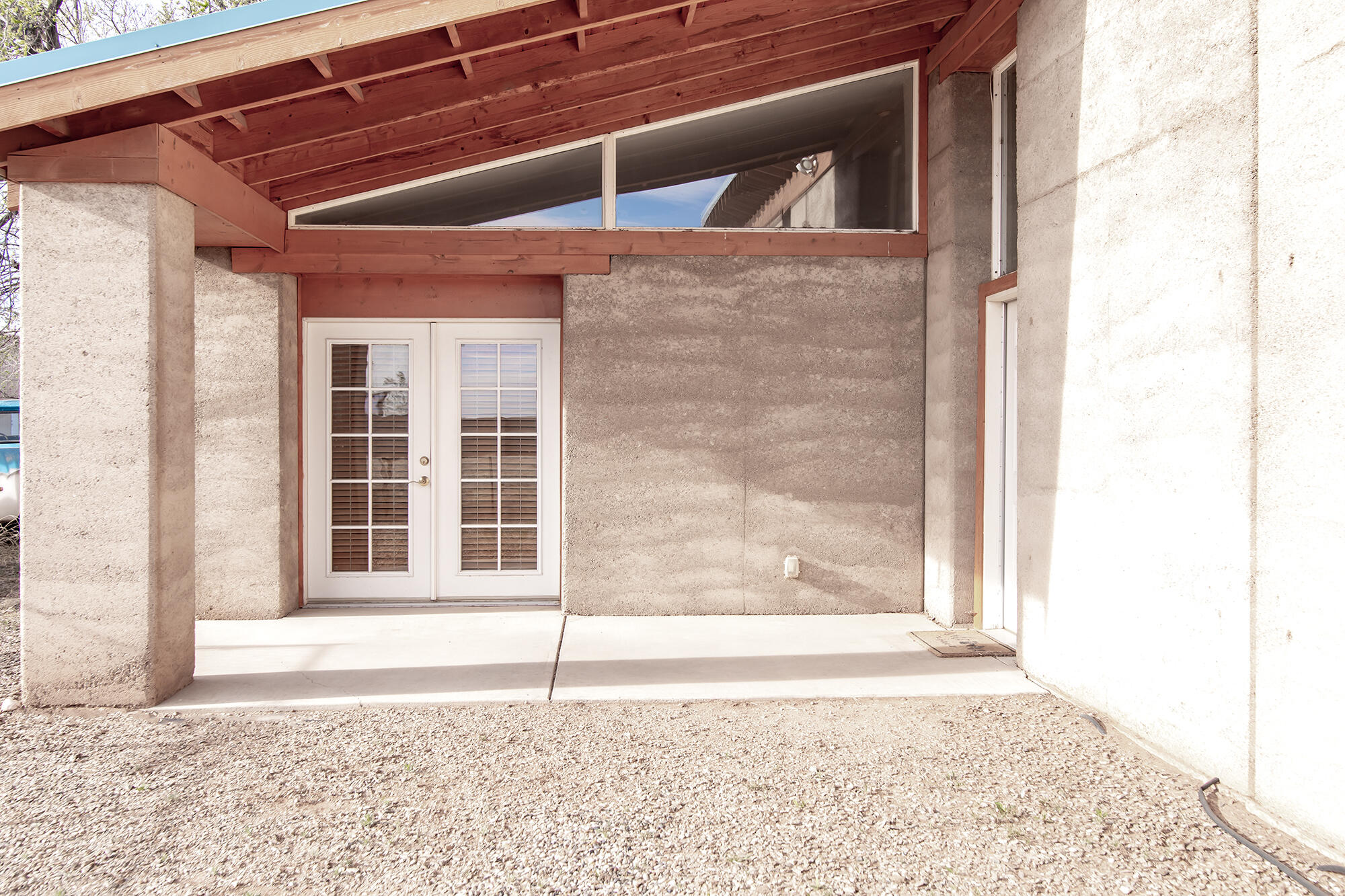 1209 Poplar Avenue