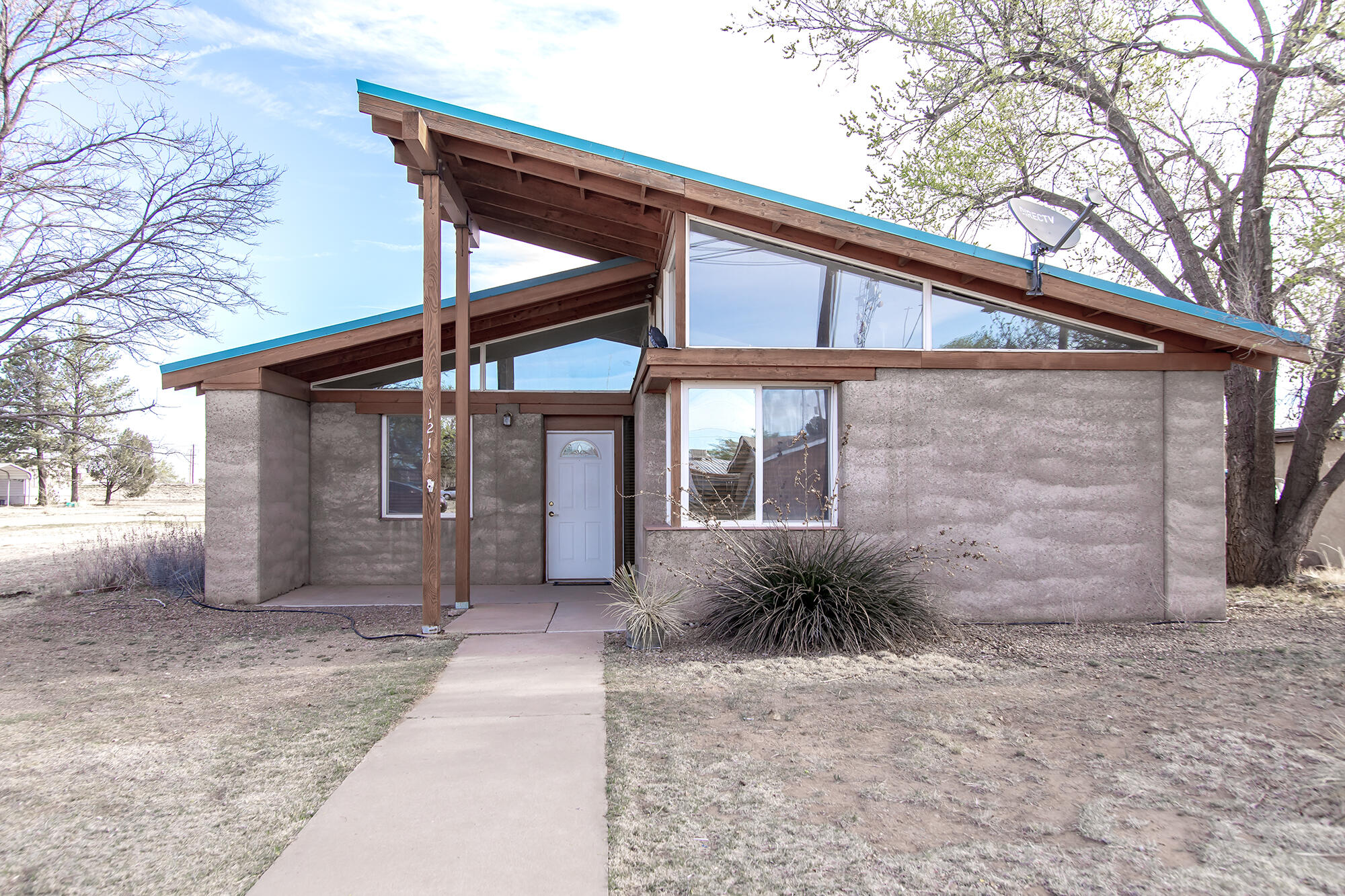 1209 Poplar Avenue