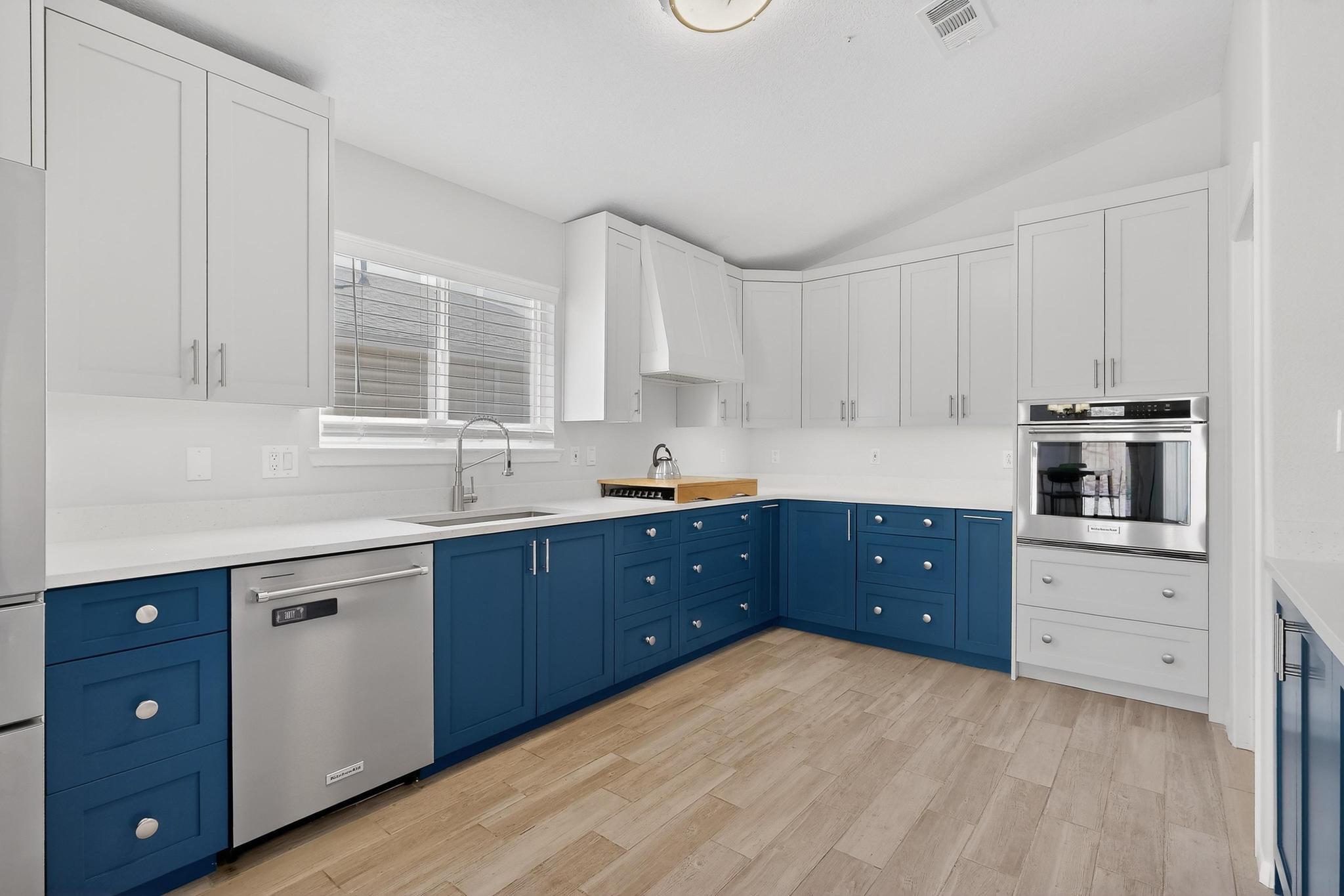 11 Flores Bonitas Avenue