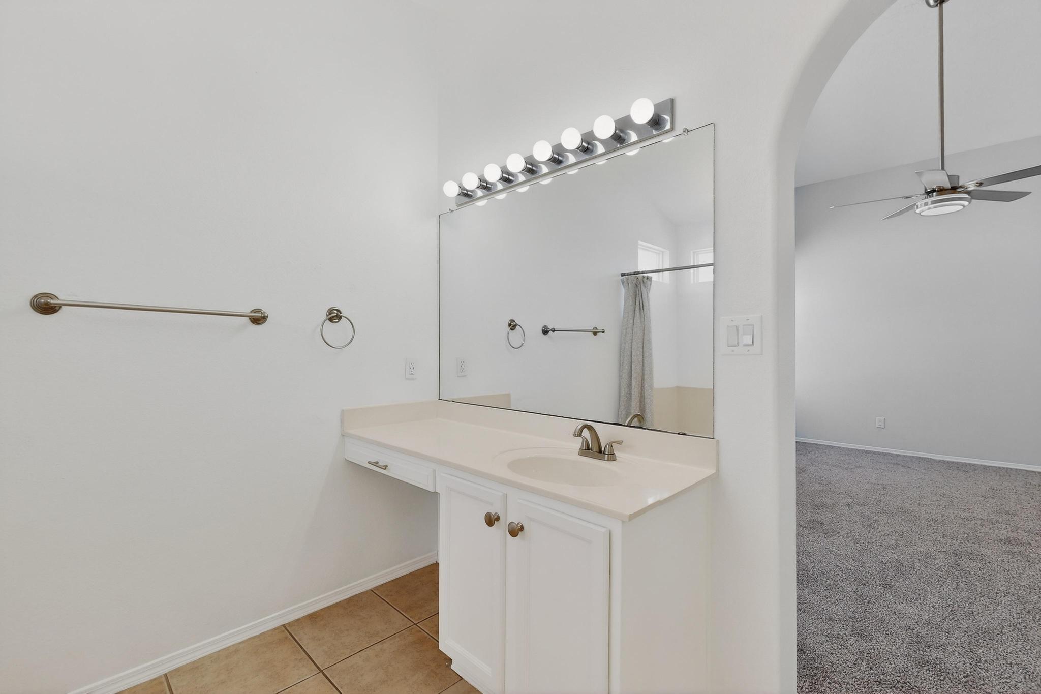 11 Flores Bonitas Avenue