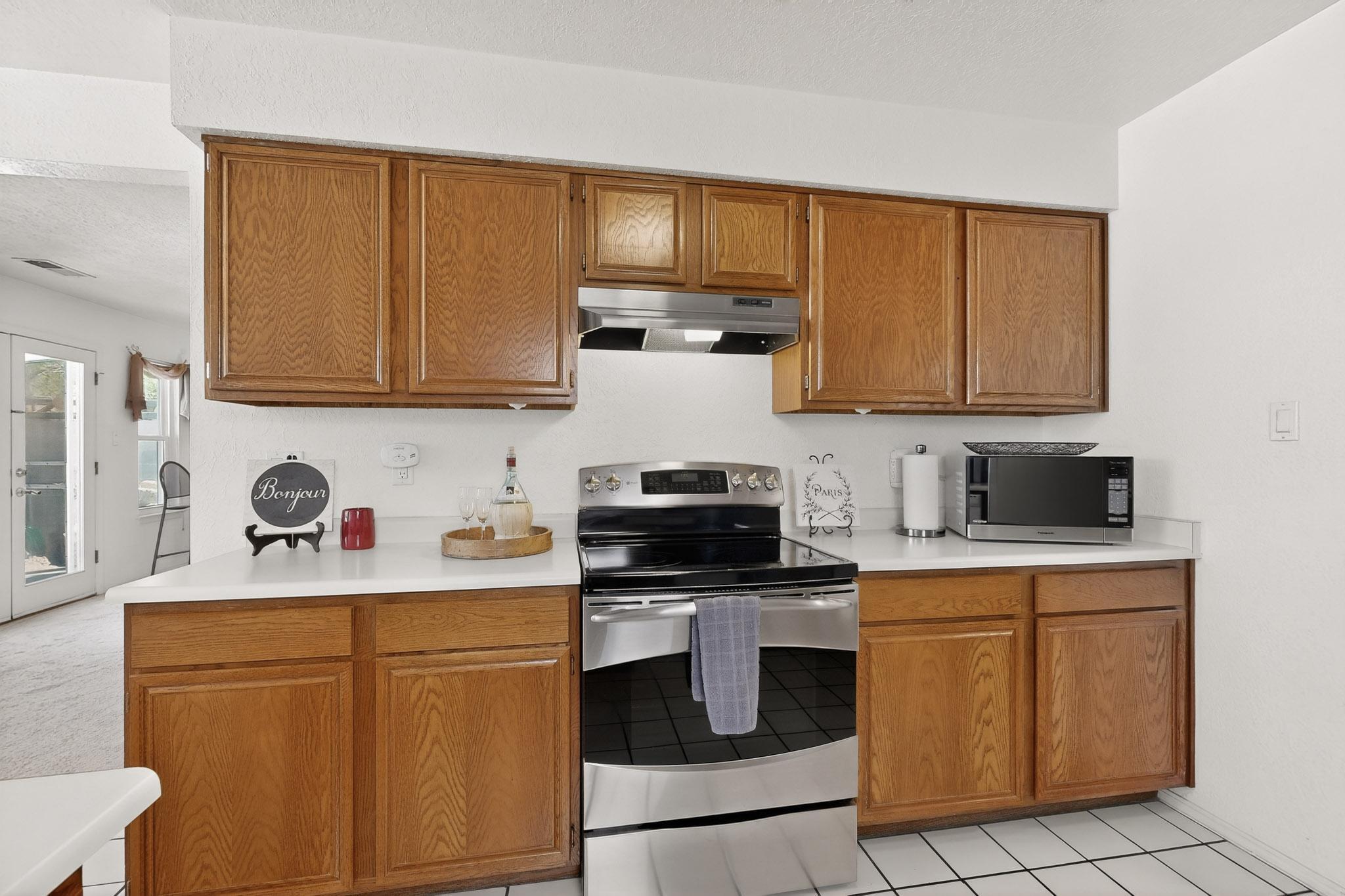 12323 Haines Avenue NE