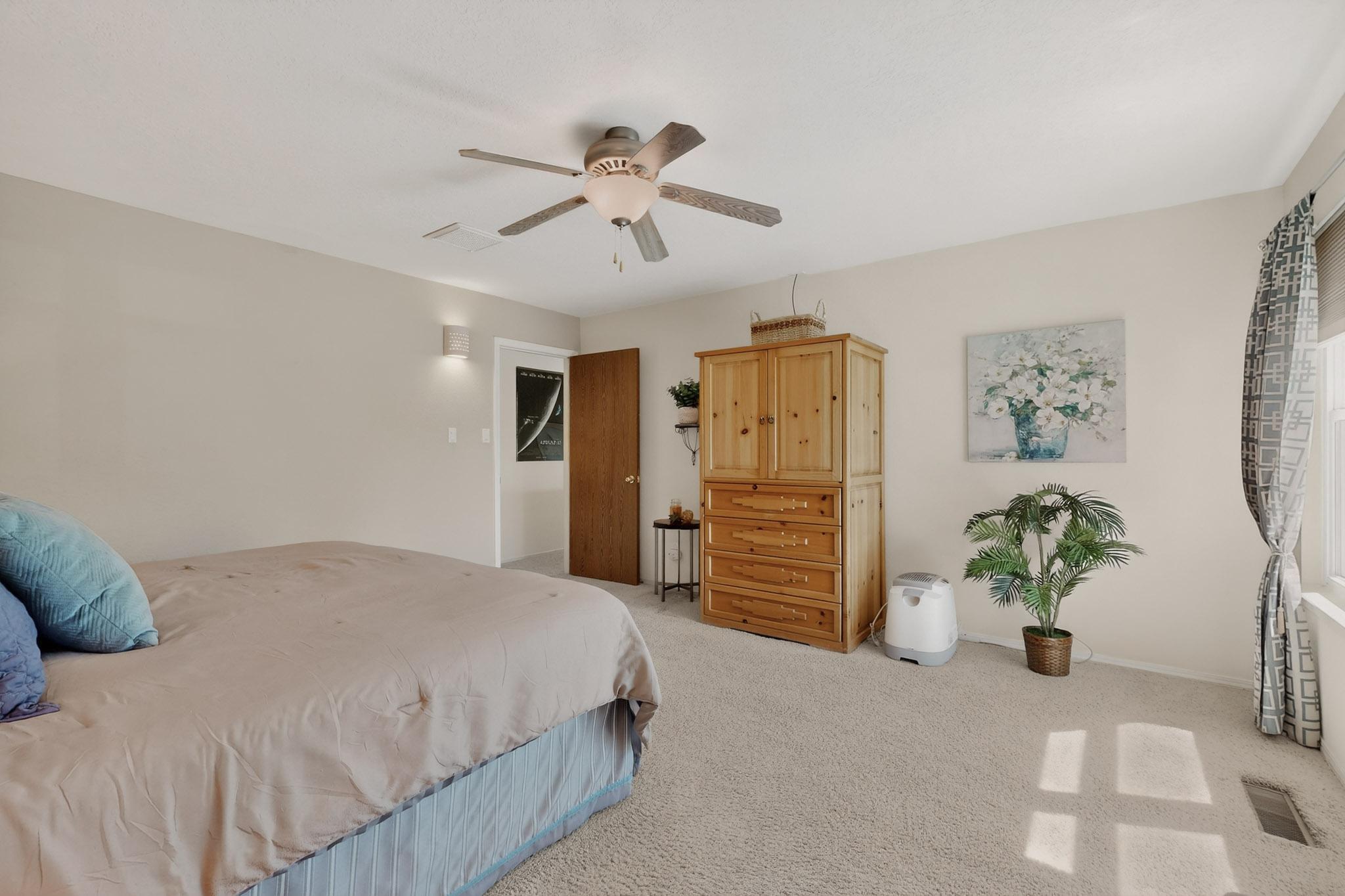 12323 Haines Avenue NE