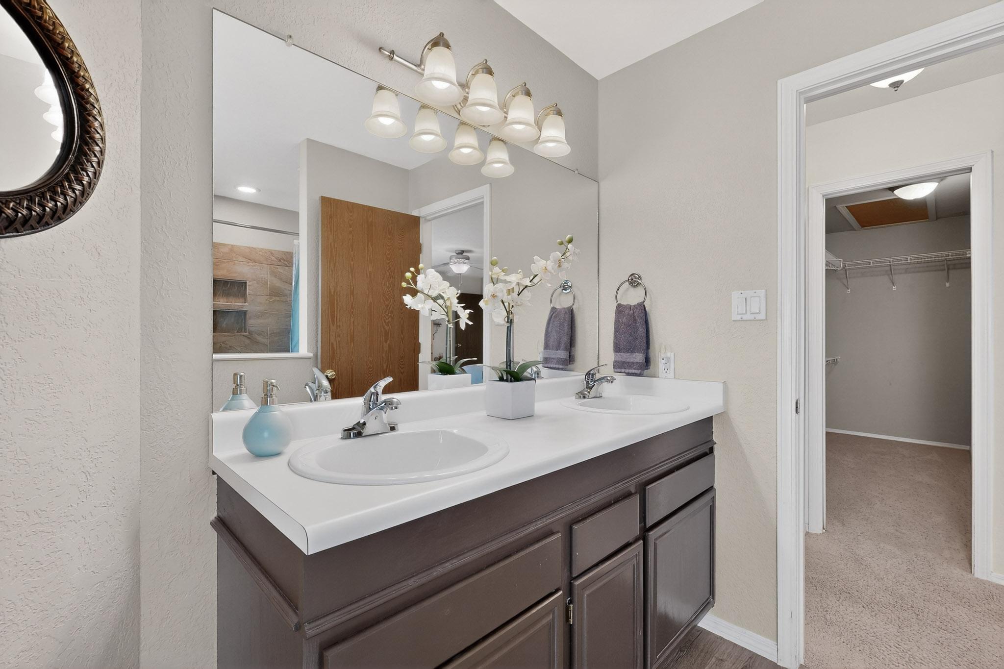 12323 Haines Avenue NE