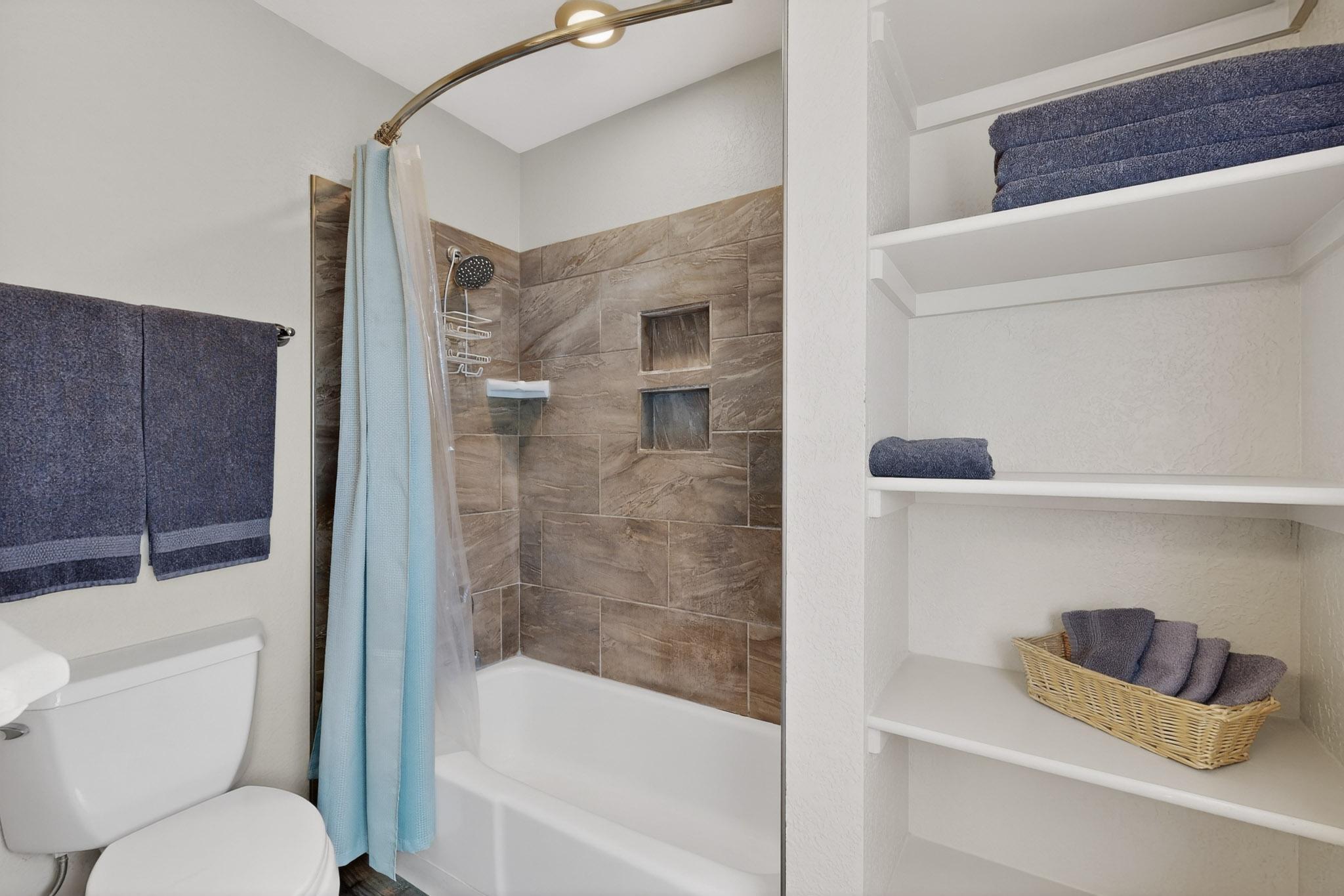 12323 Haines Avenue NE