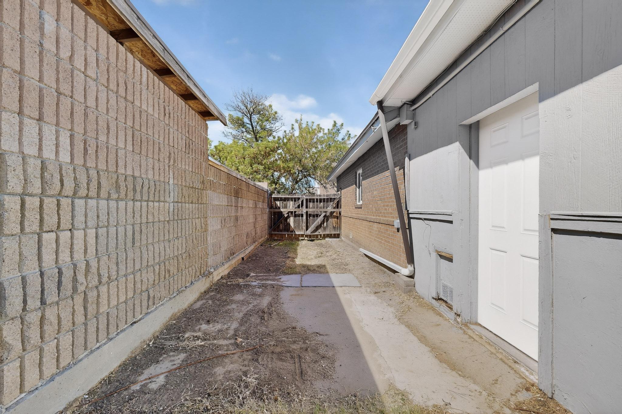 2328 Wyoming Boulevard NE