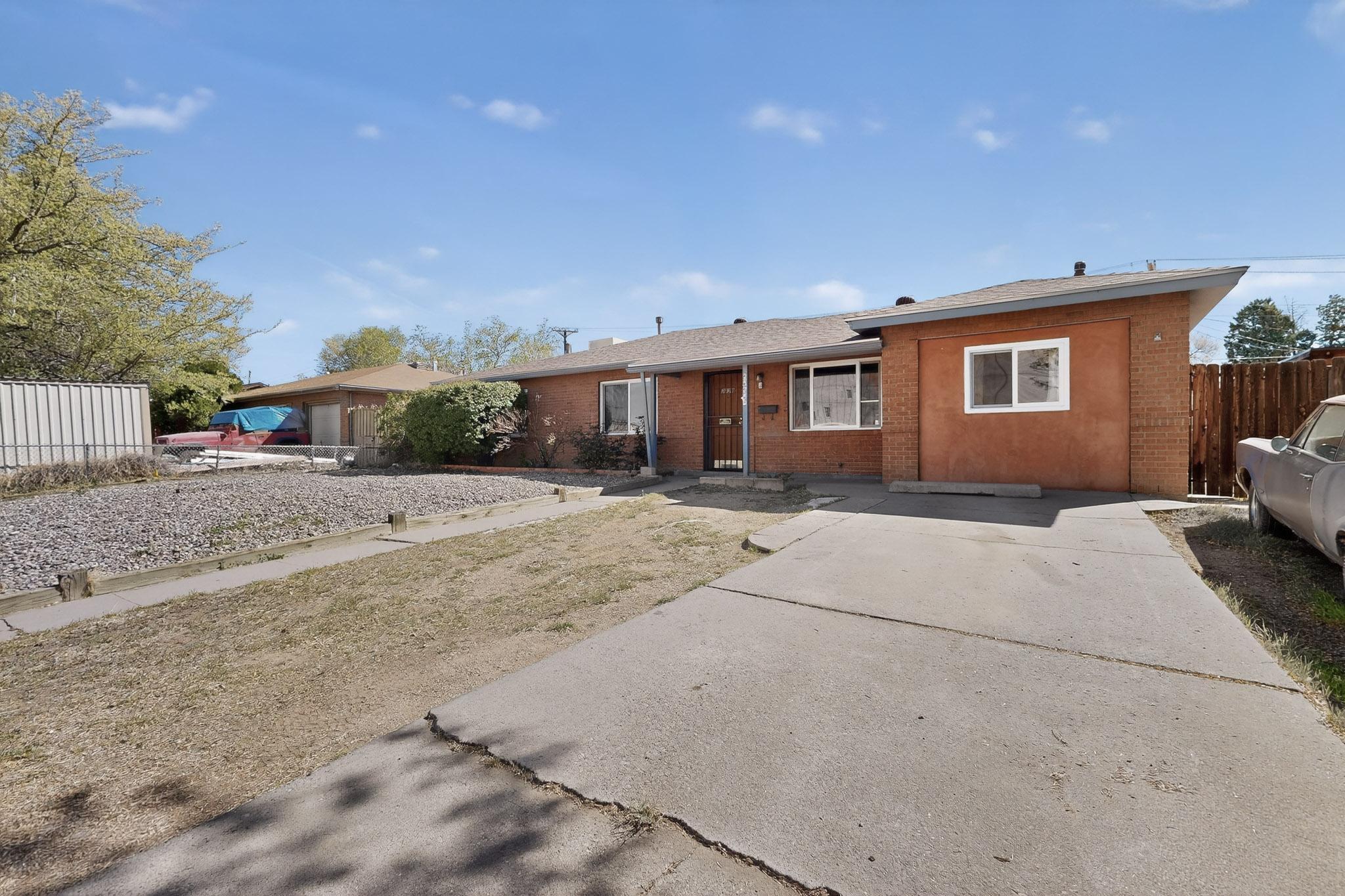 2328 Wyoming Boulevard NE